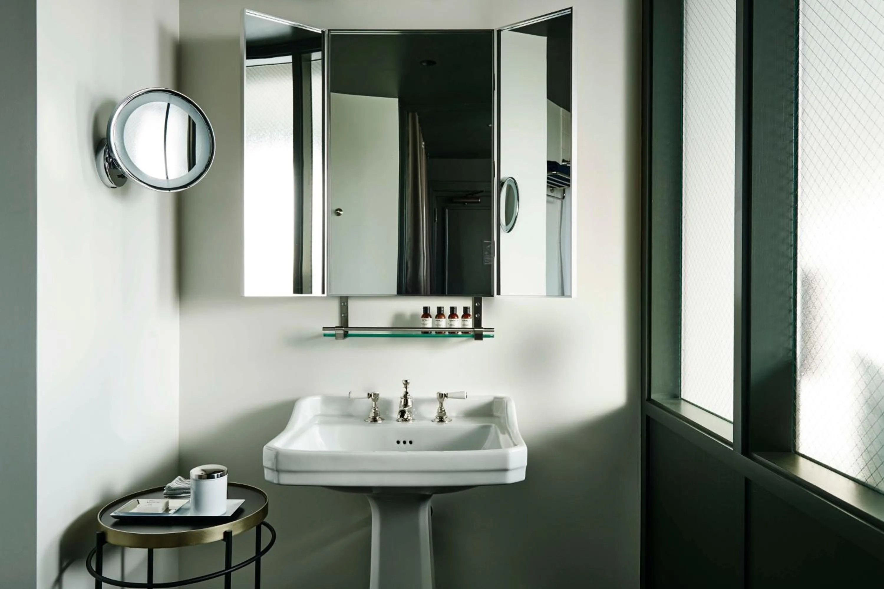 Toilet in The Robey, Chicago, a Member of Design Hotels