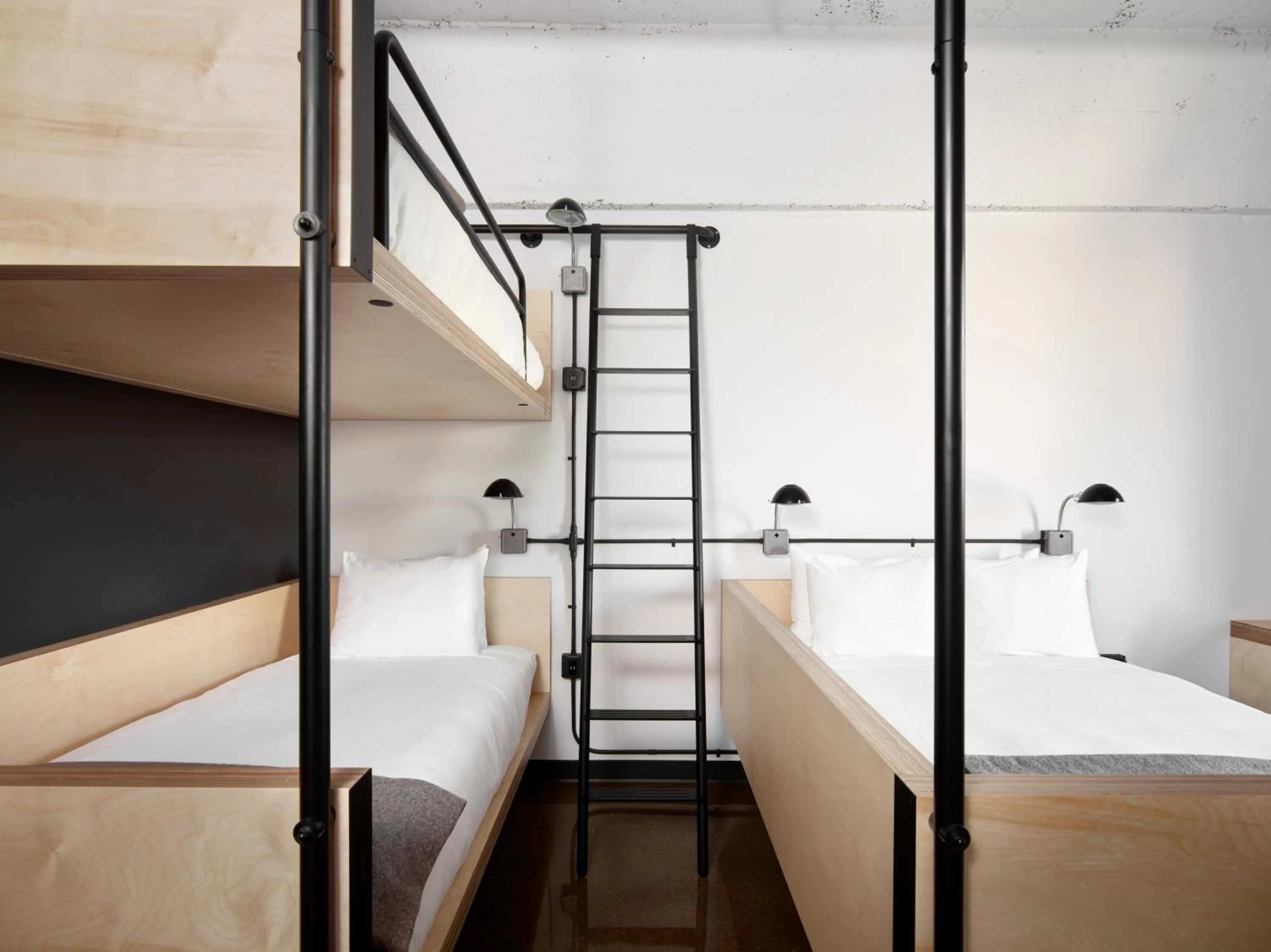 Bed in The Robey, Chicago, a Member of Design Hotels