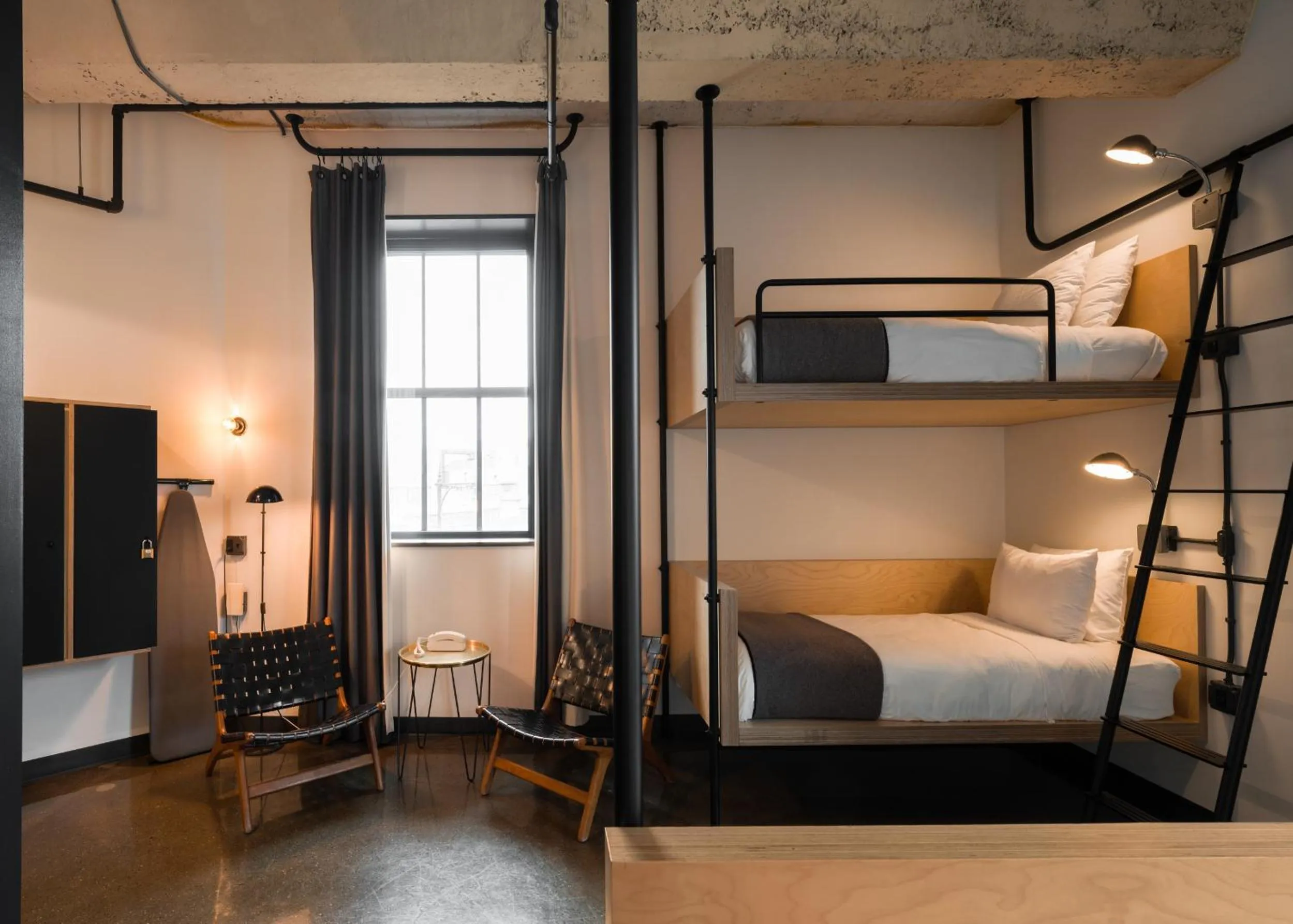Bed in The Robey, Chicago, a Member of Design Hotels
