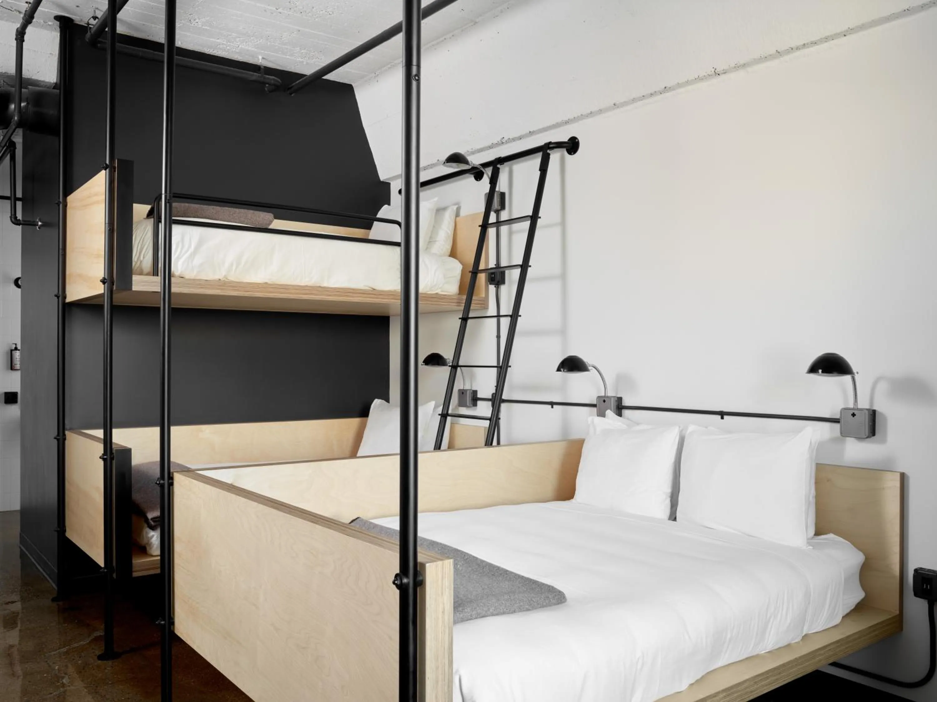 Bed in The Robey, Chicago, a Member of Design Hotels