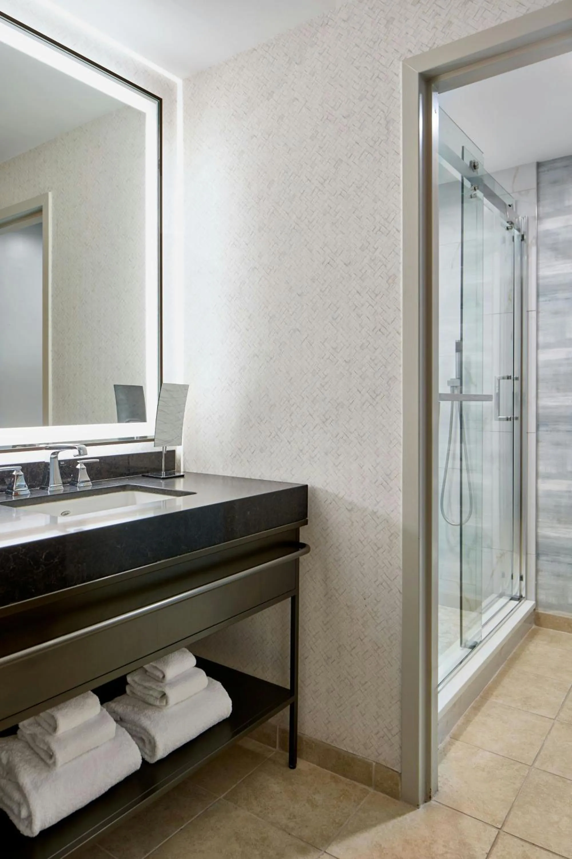 Bathroom, Bed in Montgomery Marriott Prattville Hotel & Conf Ctr at Capitol Hill