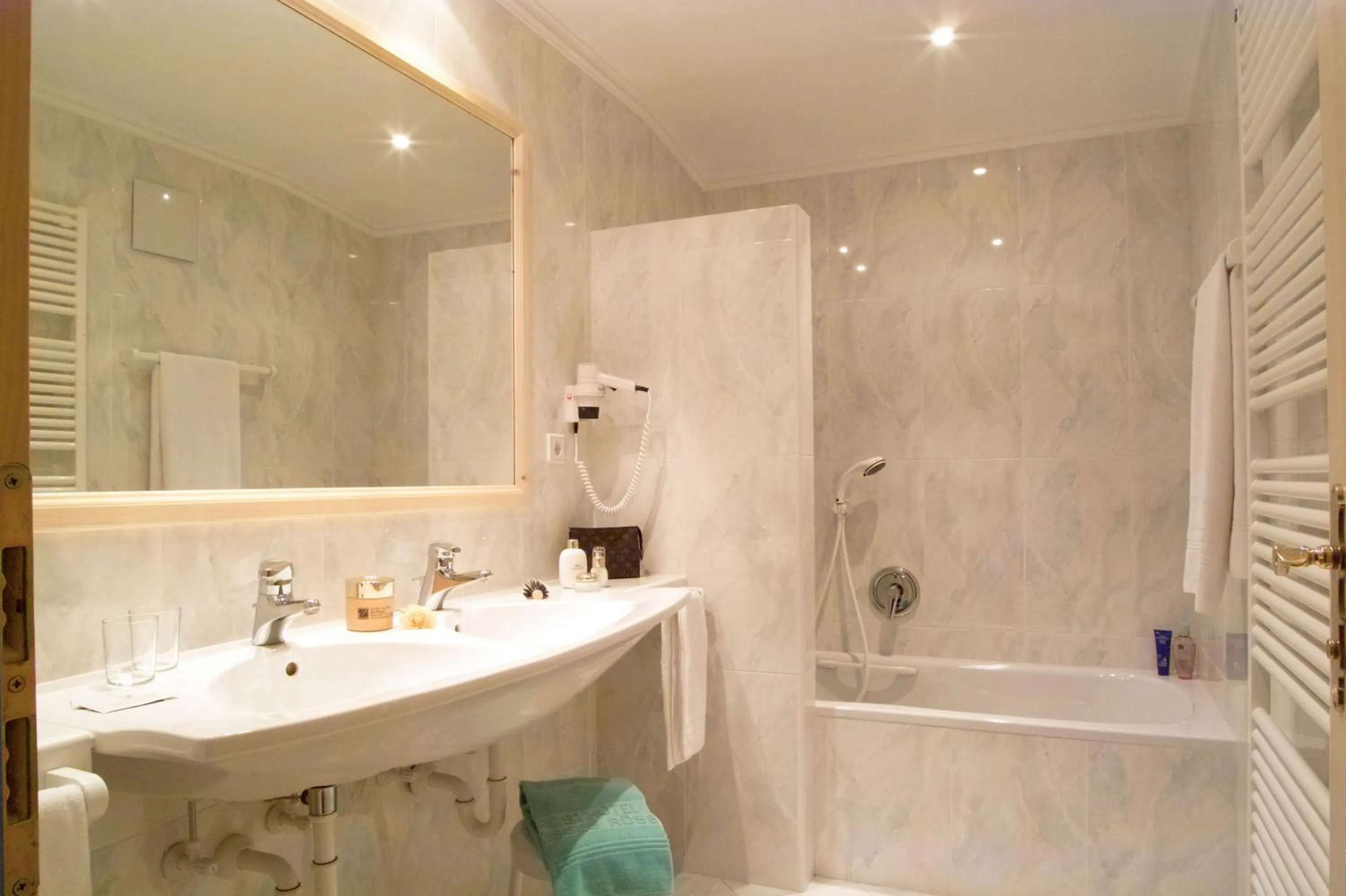 Bathroom in Romantik Hotel Post