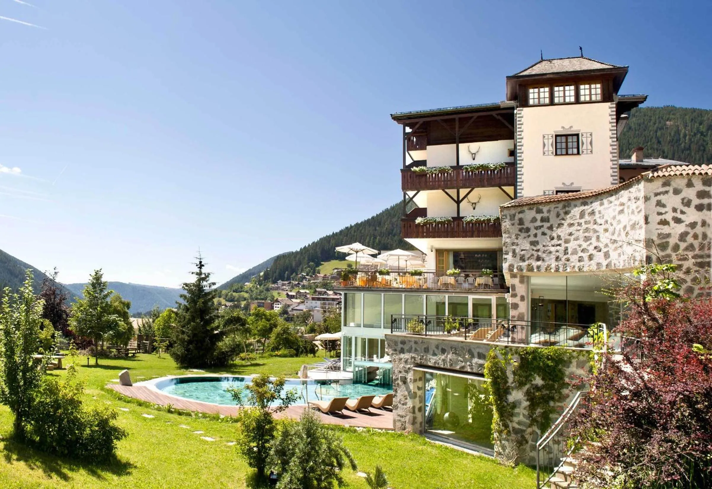 Facade/entrance in Romantik Hotel Post