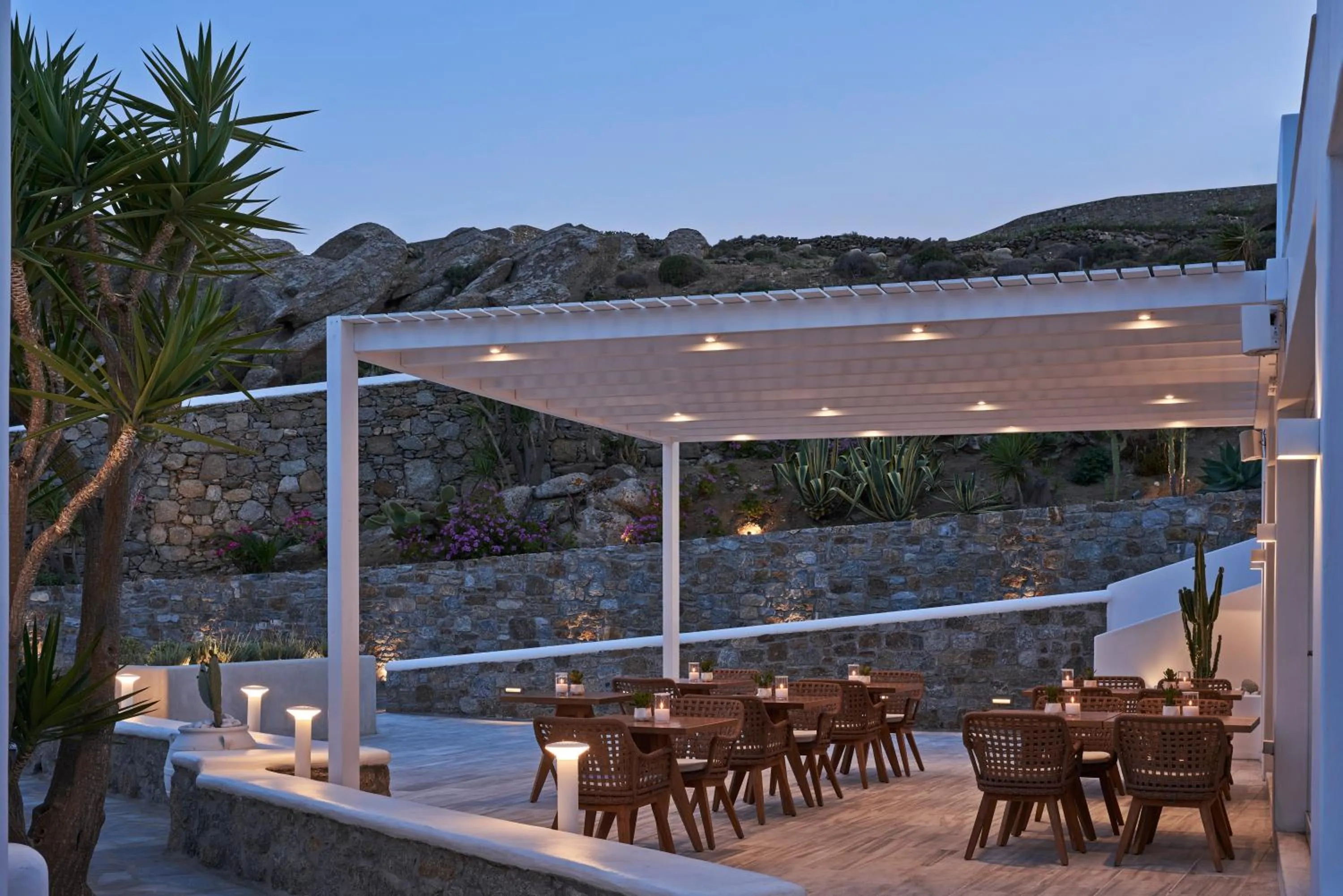 Restaurant/places to eat in Paradise View Hotel