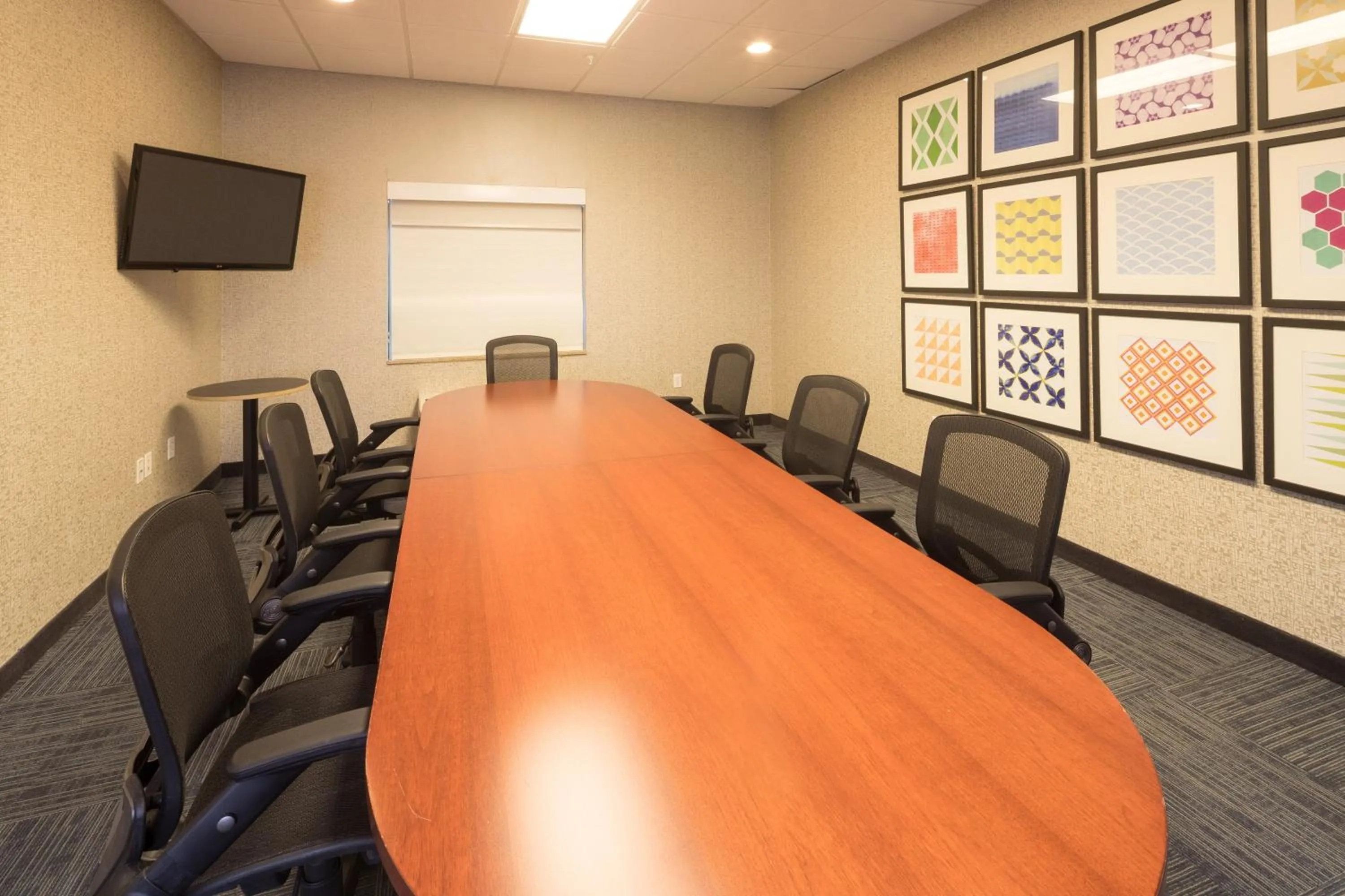 Meeting/conference room in Holiday Inn Express Hotel & Suites Grand Blanc by IHG