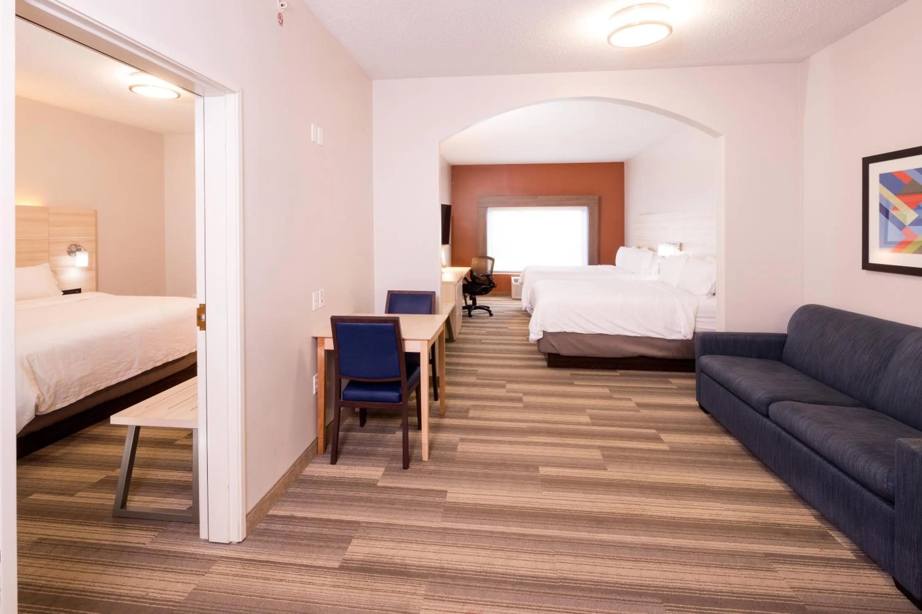 Photo of the whole room, Bed in Holiday Inn Express Hotel & Suites Grand Blanc by IHG