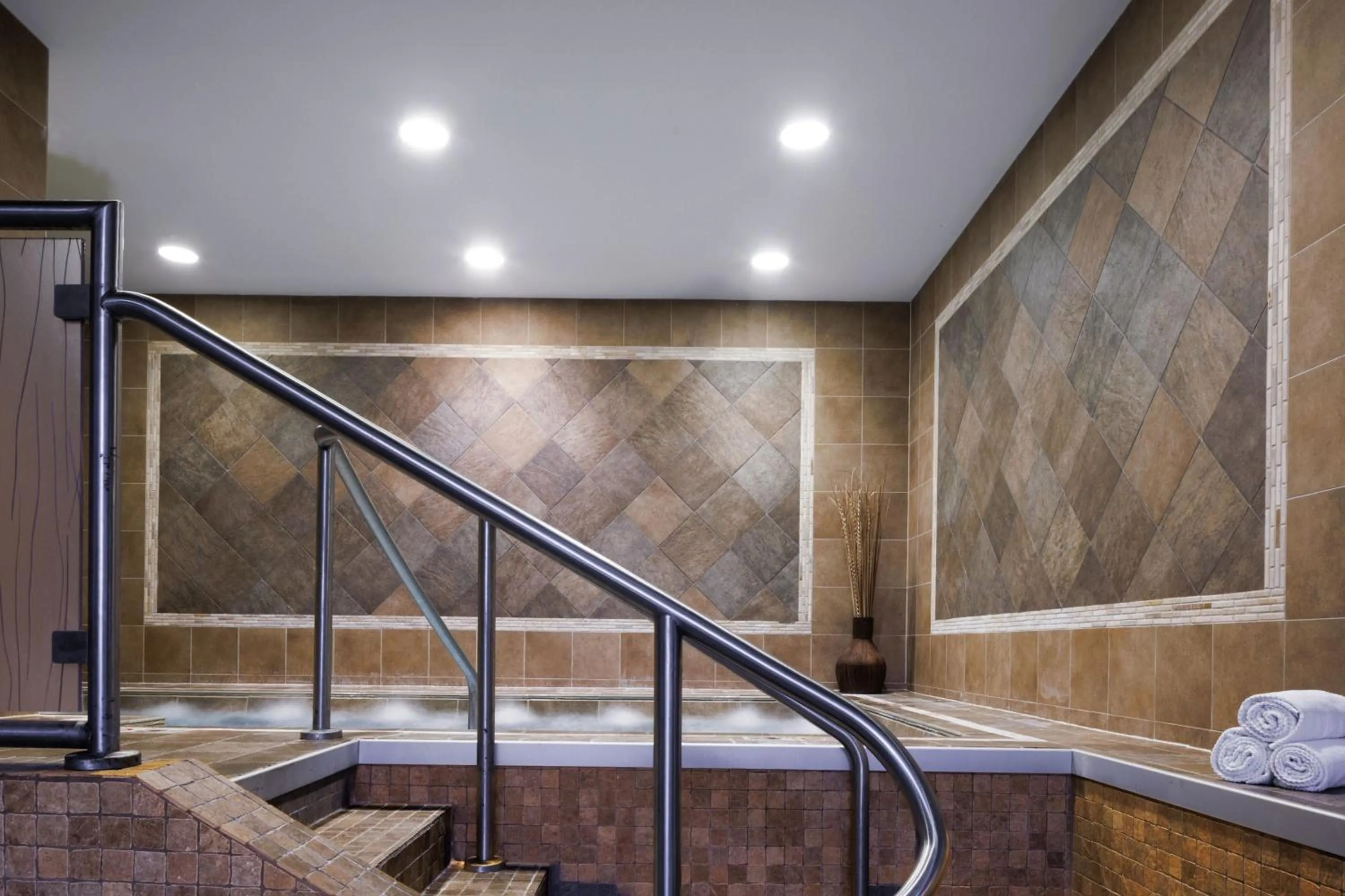 Spa and wellness centre/facilities in Renaissance Montgomery Hotel & Spa at the Convention Center