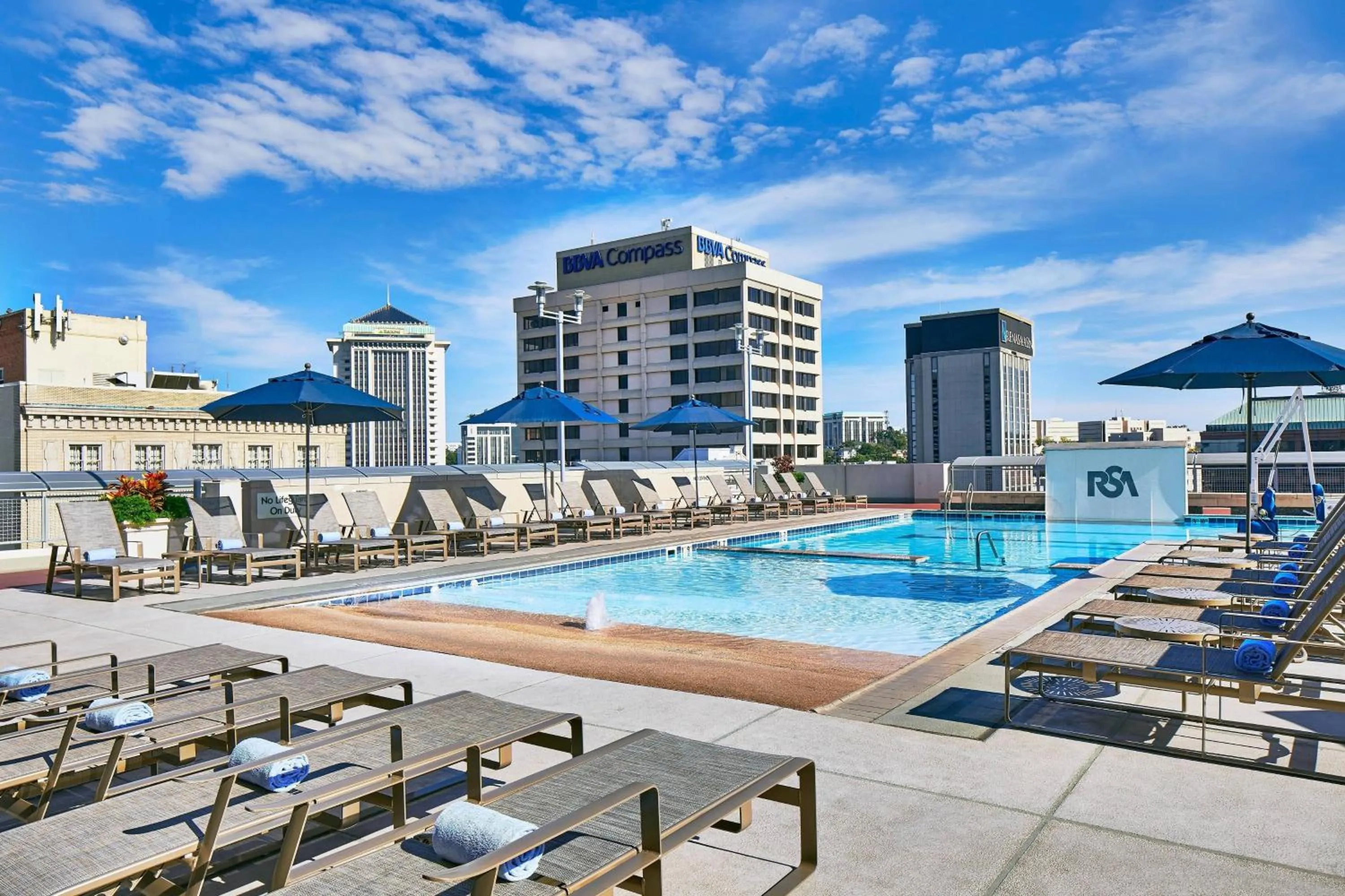 Swimming pool in Renaissance Montgomery Hotel & Spa at the Convention Center