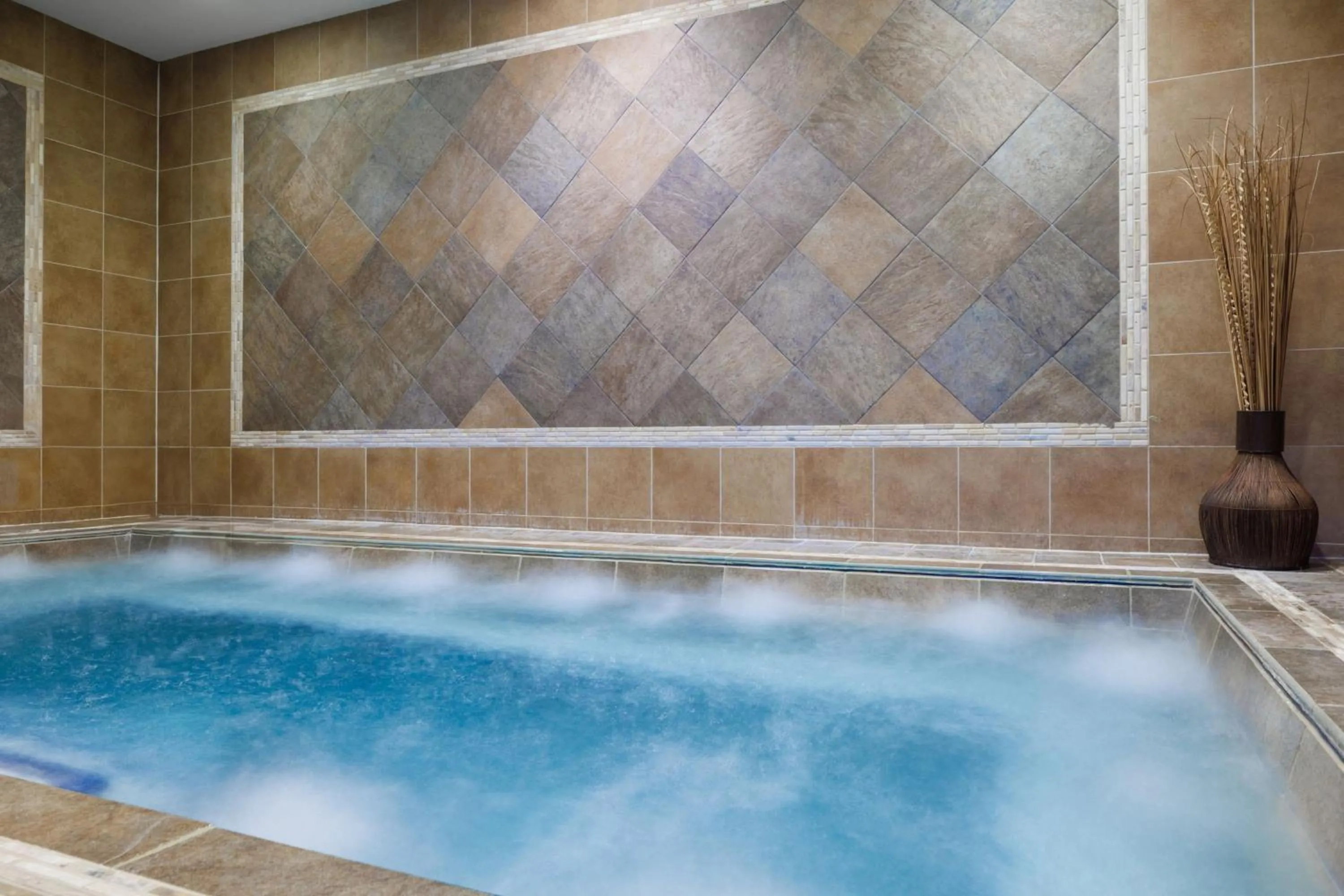 Spa and wellness centre/facilities in Renaissance Montgomery Hotel & Spa at the Convention Center