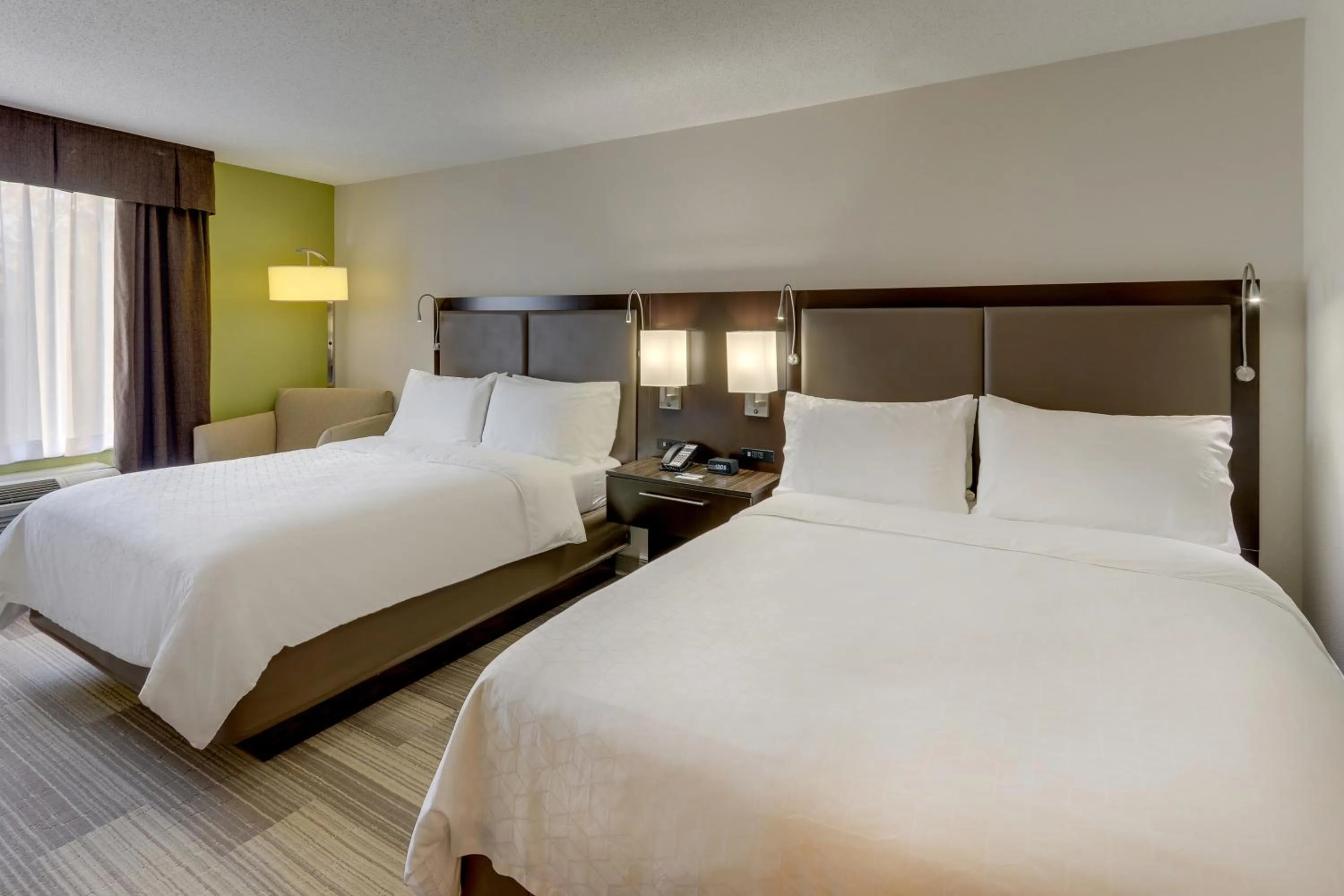 Bed in Holiday Inn Express Hotel & Suites Dayton-Centerville by IHG