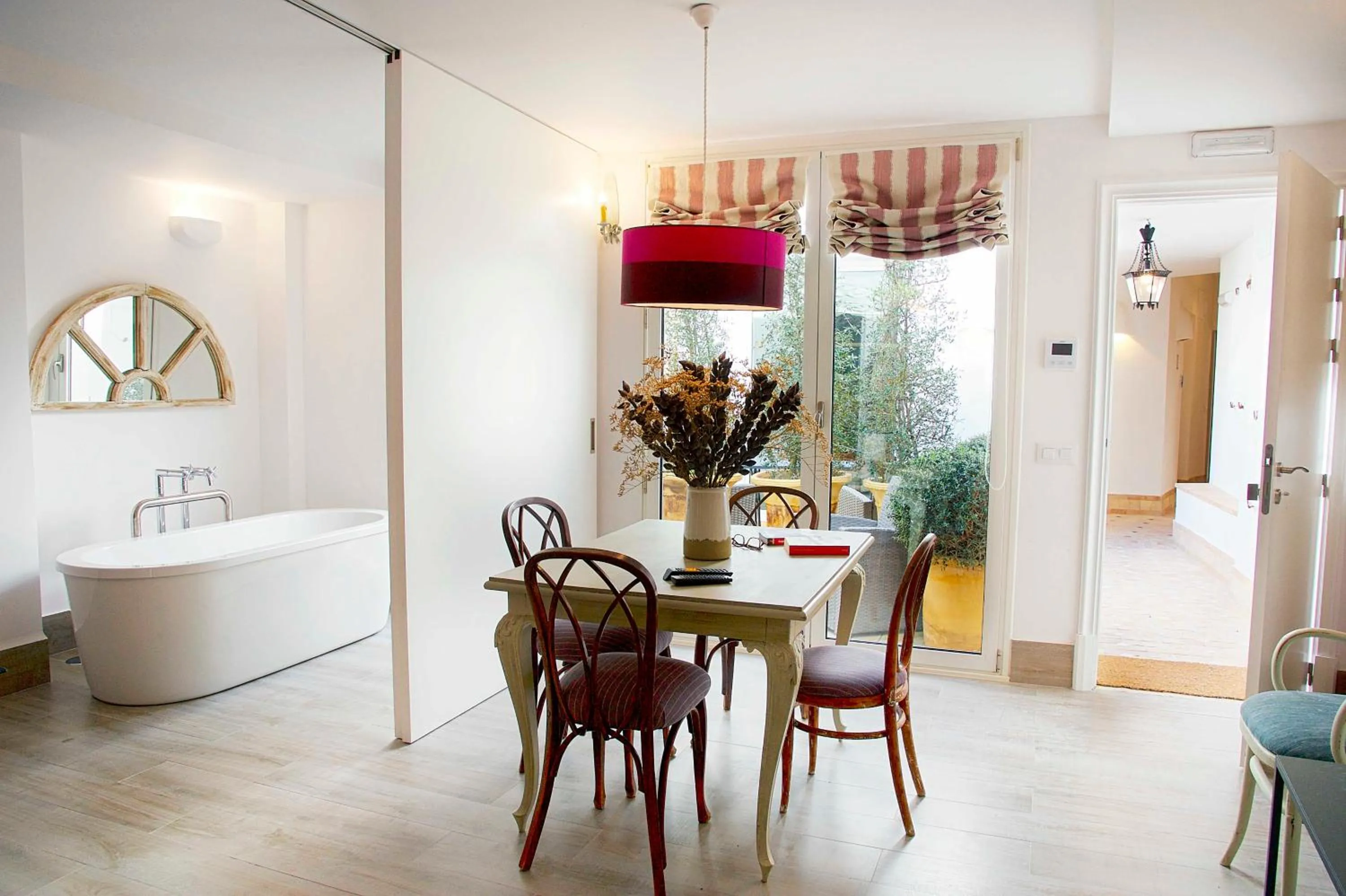 Living room in Overland Suites Catedral