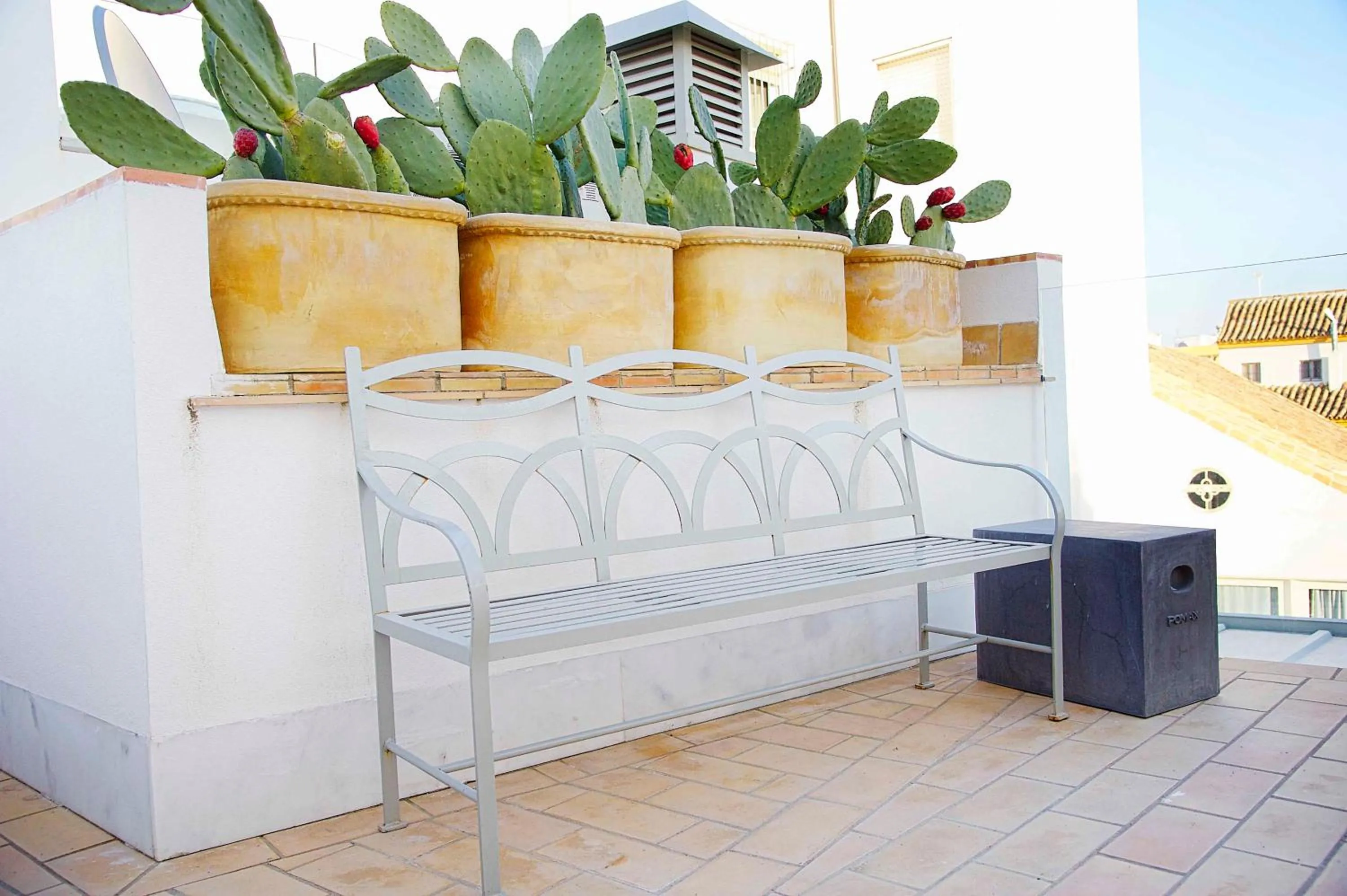 Property building in Overland Suites Catedral