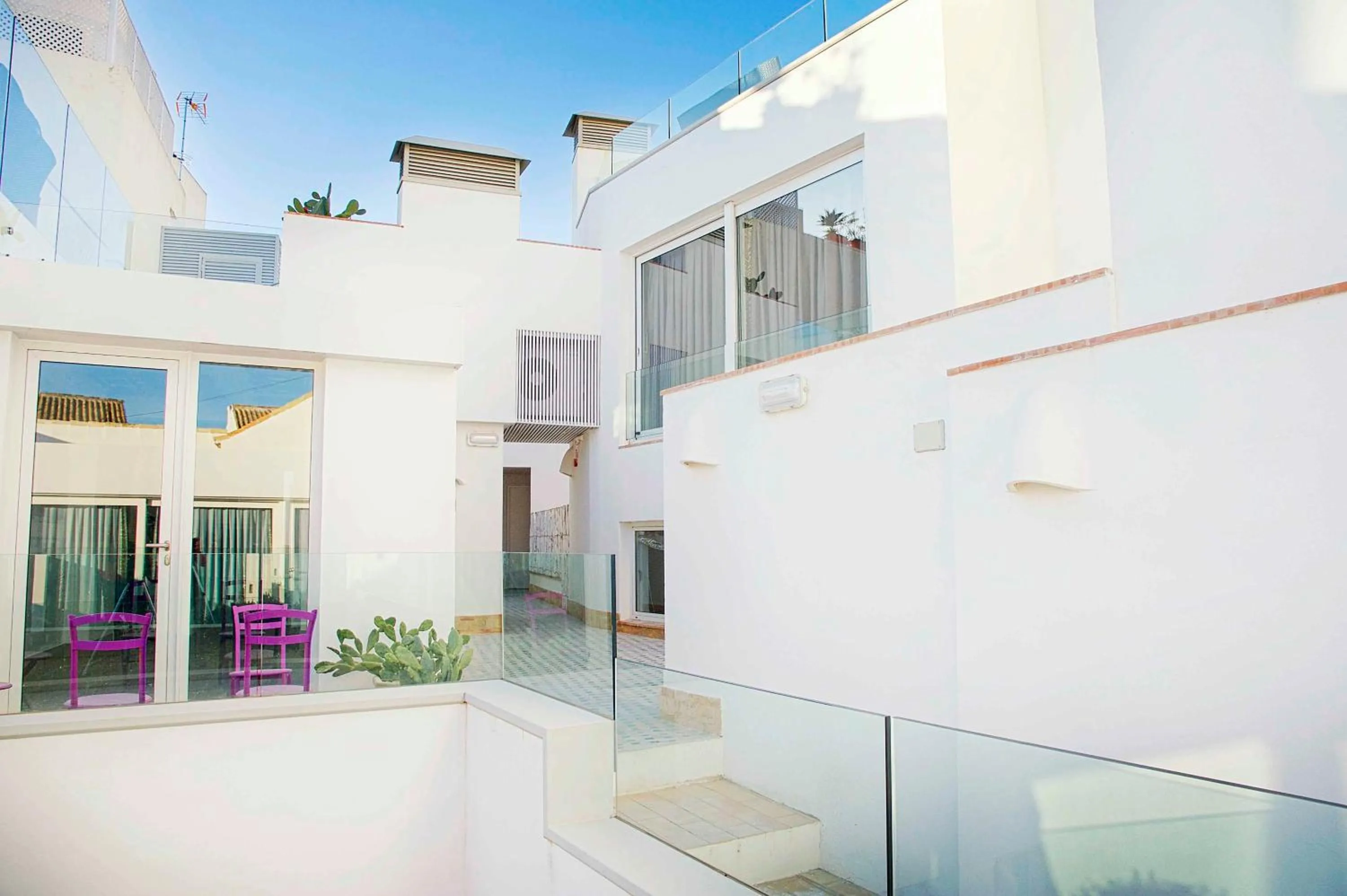 Property building in Overland Suites Catedral