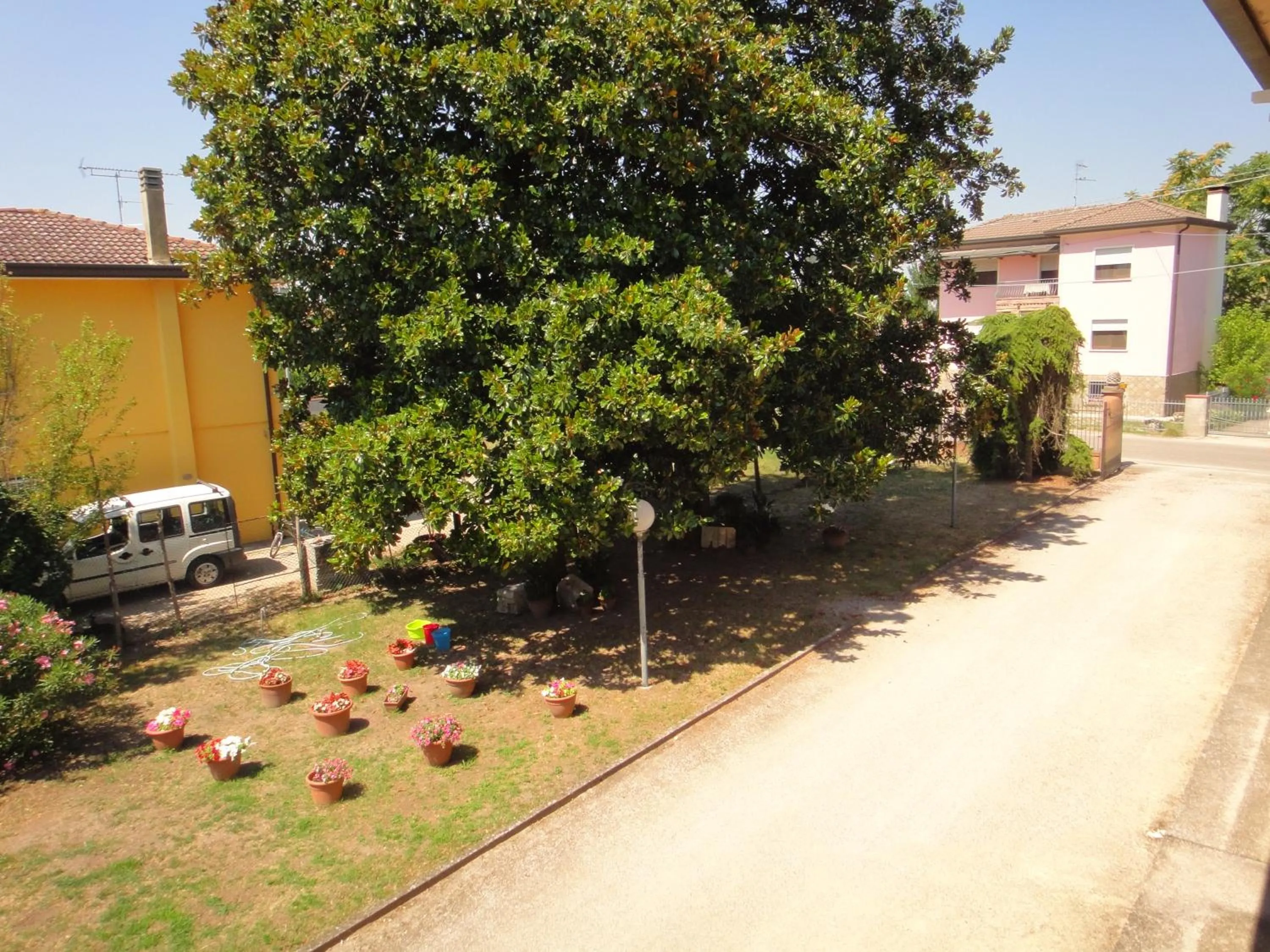 Garden view in Quo Vadis Qui Vieni