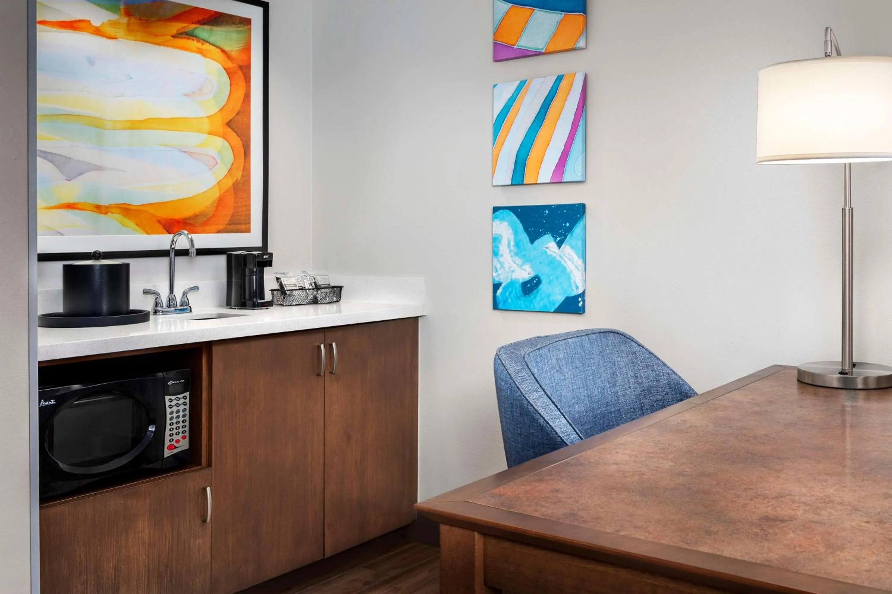 Bedroom in Hampton Inn & Suites at Lake Mary Colonial Townpark