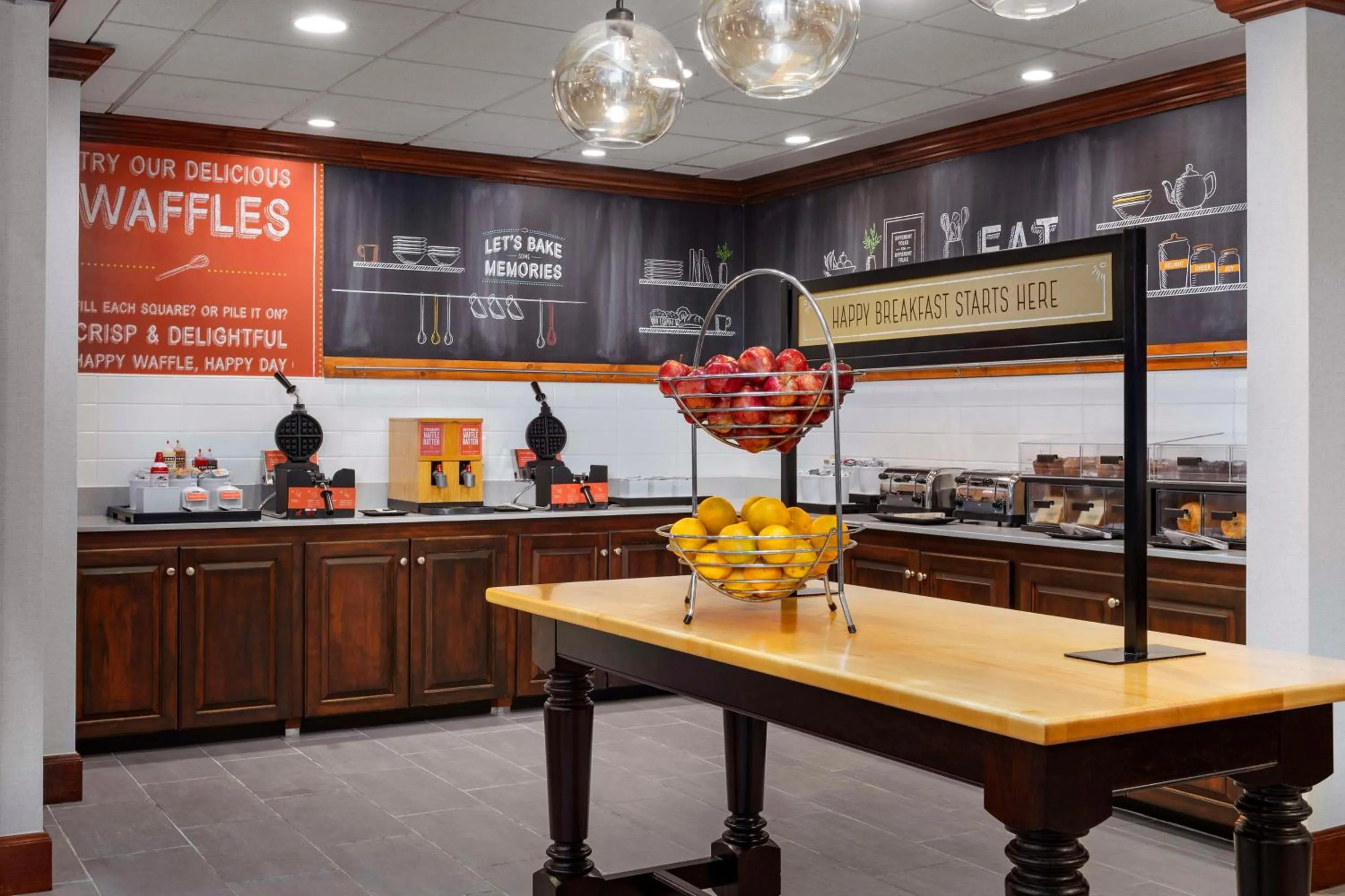 Breakfast in Hampton Inn & Suites at Lake Mary Colonial Townpark