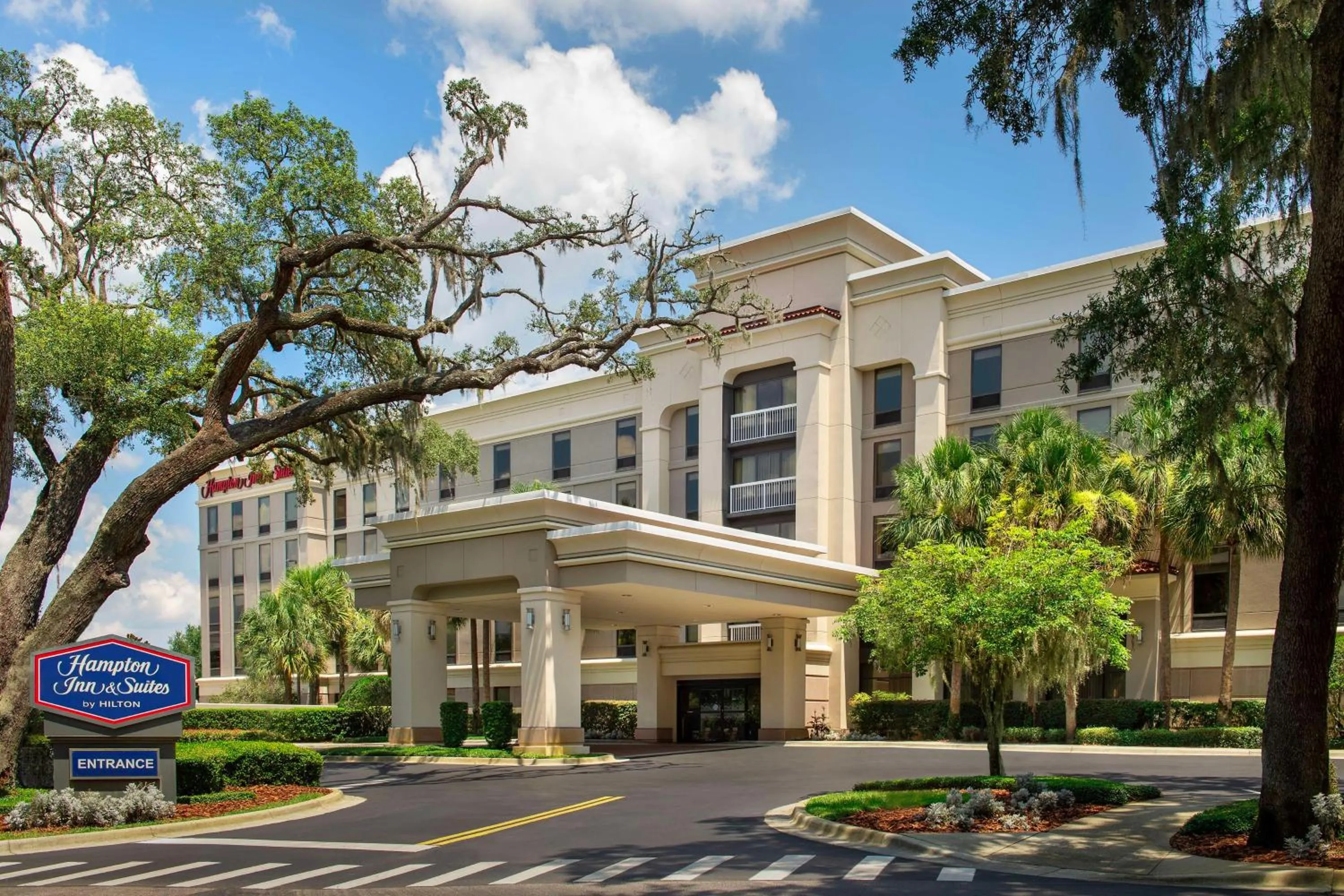 Property building in Hampton Inn & Suites at Lake Mary Colonial Townpark