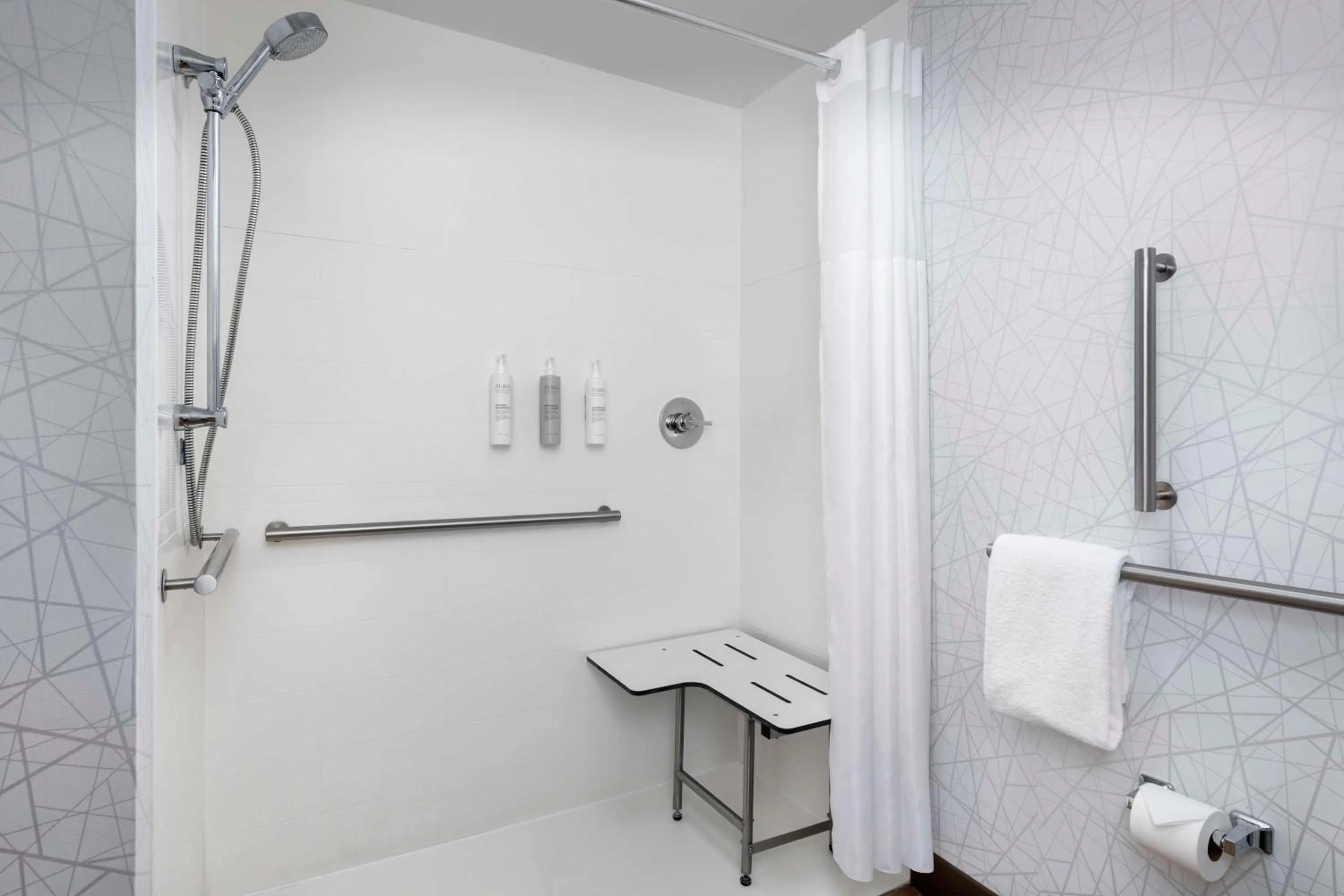 Bathroom in Hampton Inn & Suites at Lake Mary Colonial Townpark