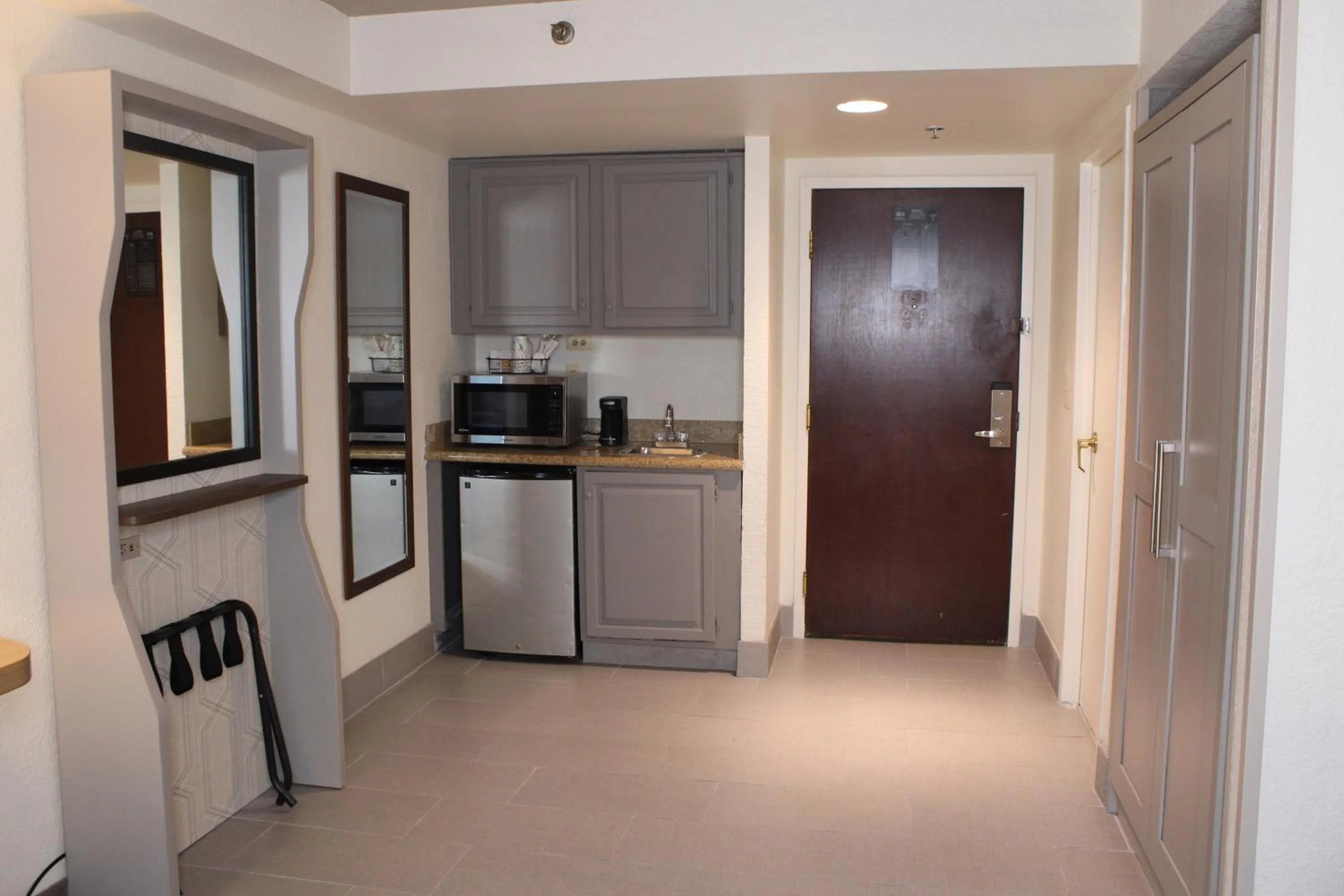 Wyndham Flint MI Grand Blanc Bishop Airport Conference Ct