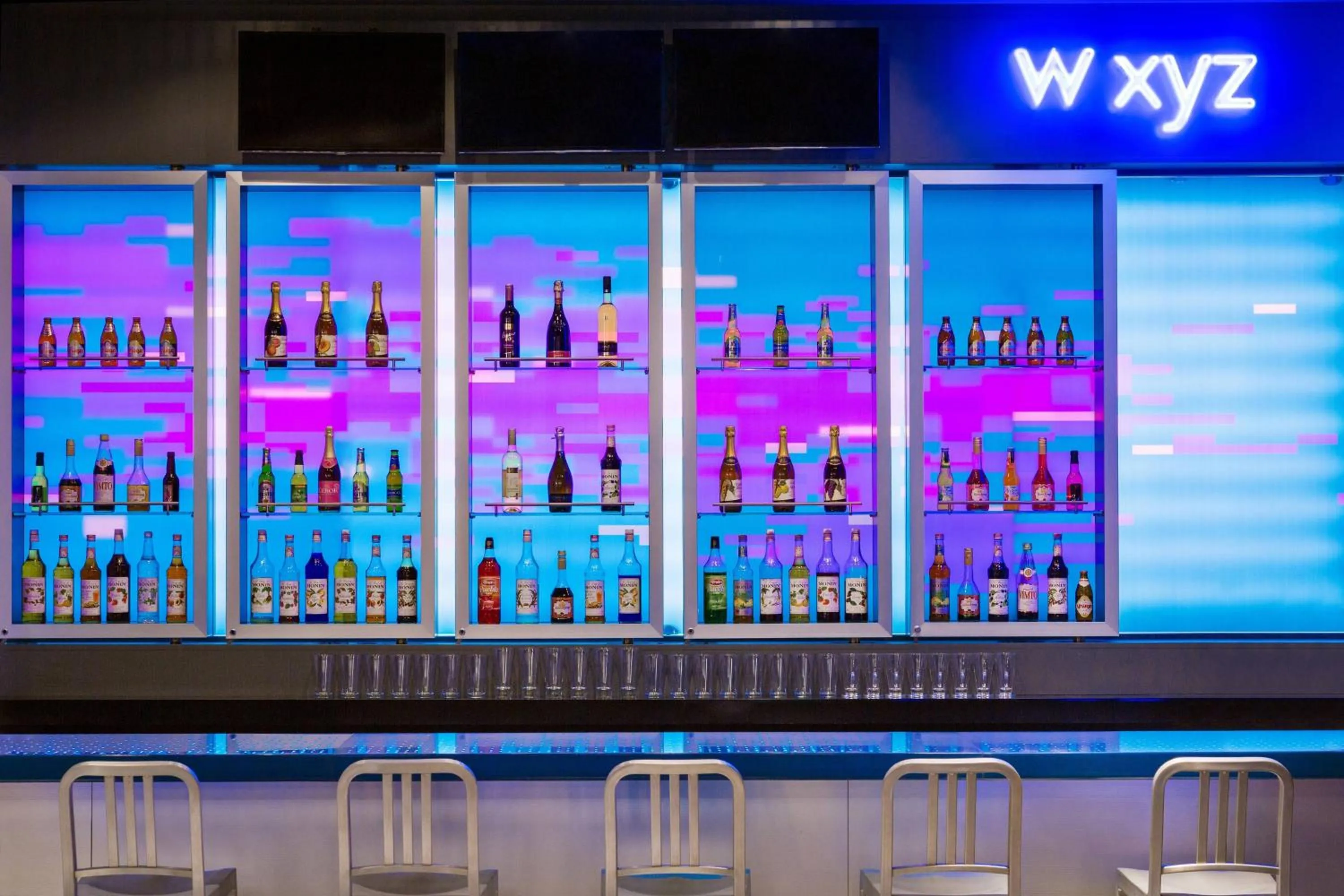 Lounge or bar in Aloft Dhahran Hotel