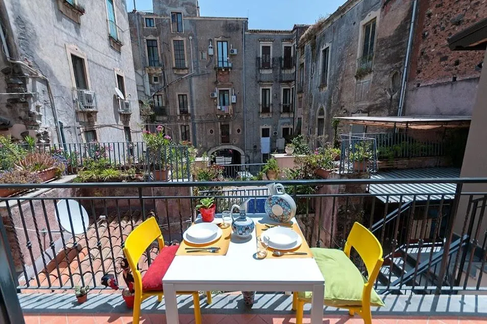 Garden view in Vulcano Apartment
