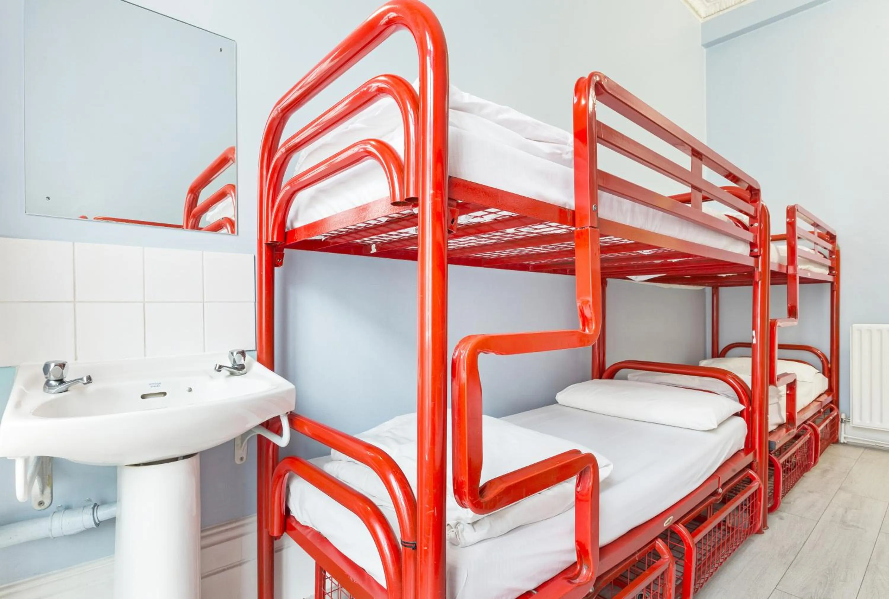 Bedroom, Bed in Astor Victoria Hostel