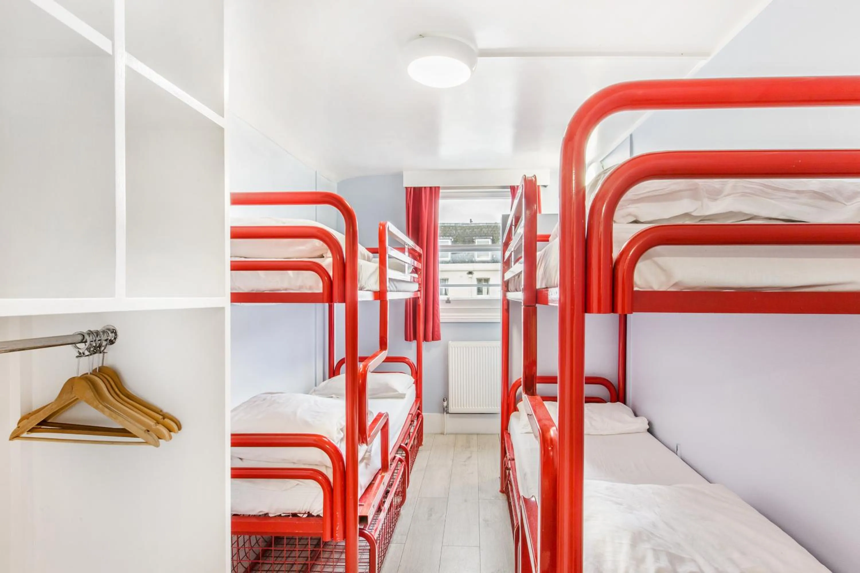 Bedroom, Bed in Astor Victoria Hostel