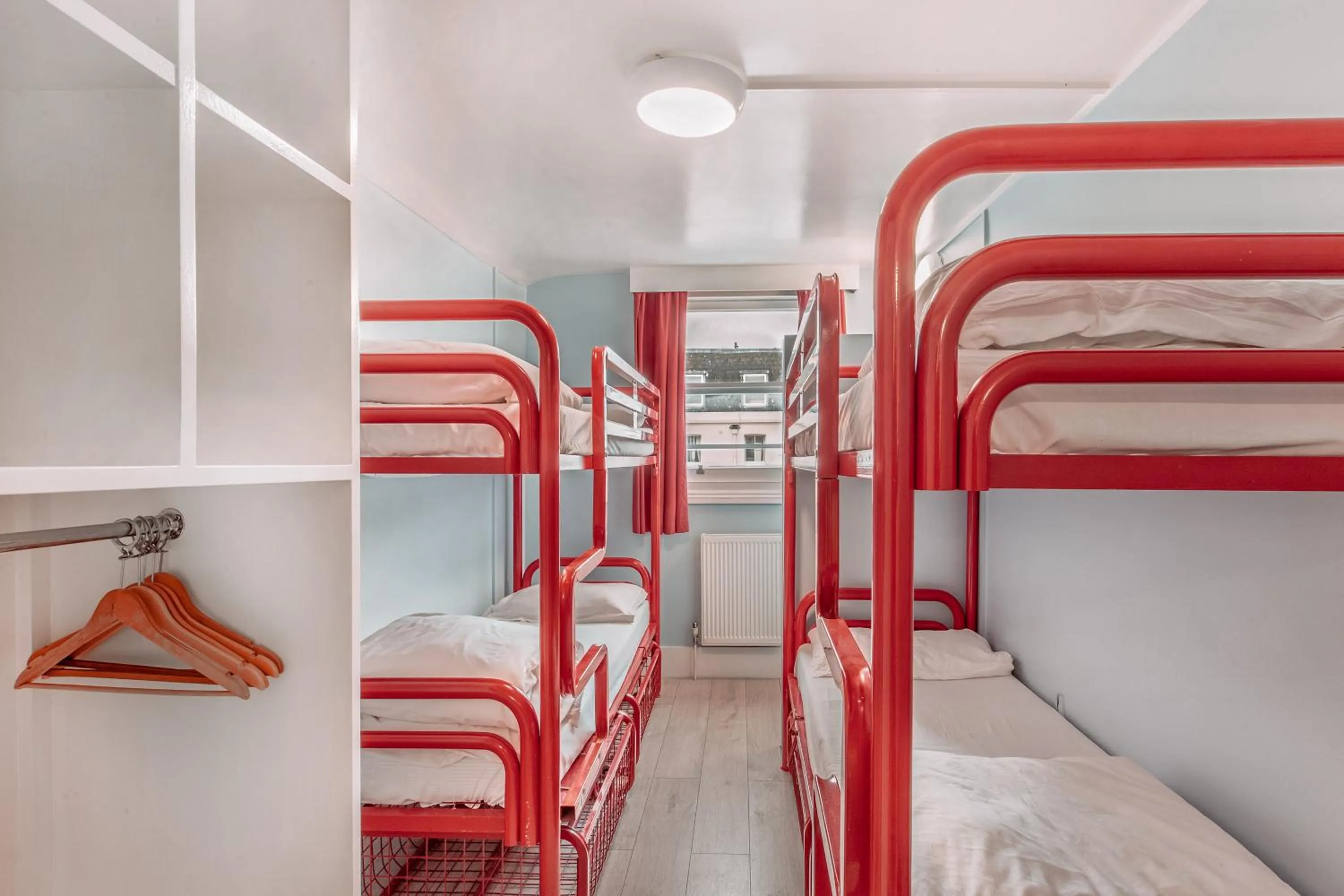 Bedroom, Bed in Astor Victoria Hostel