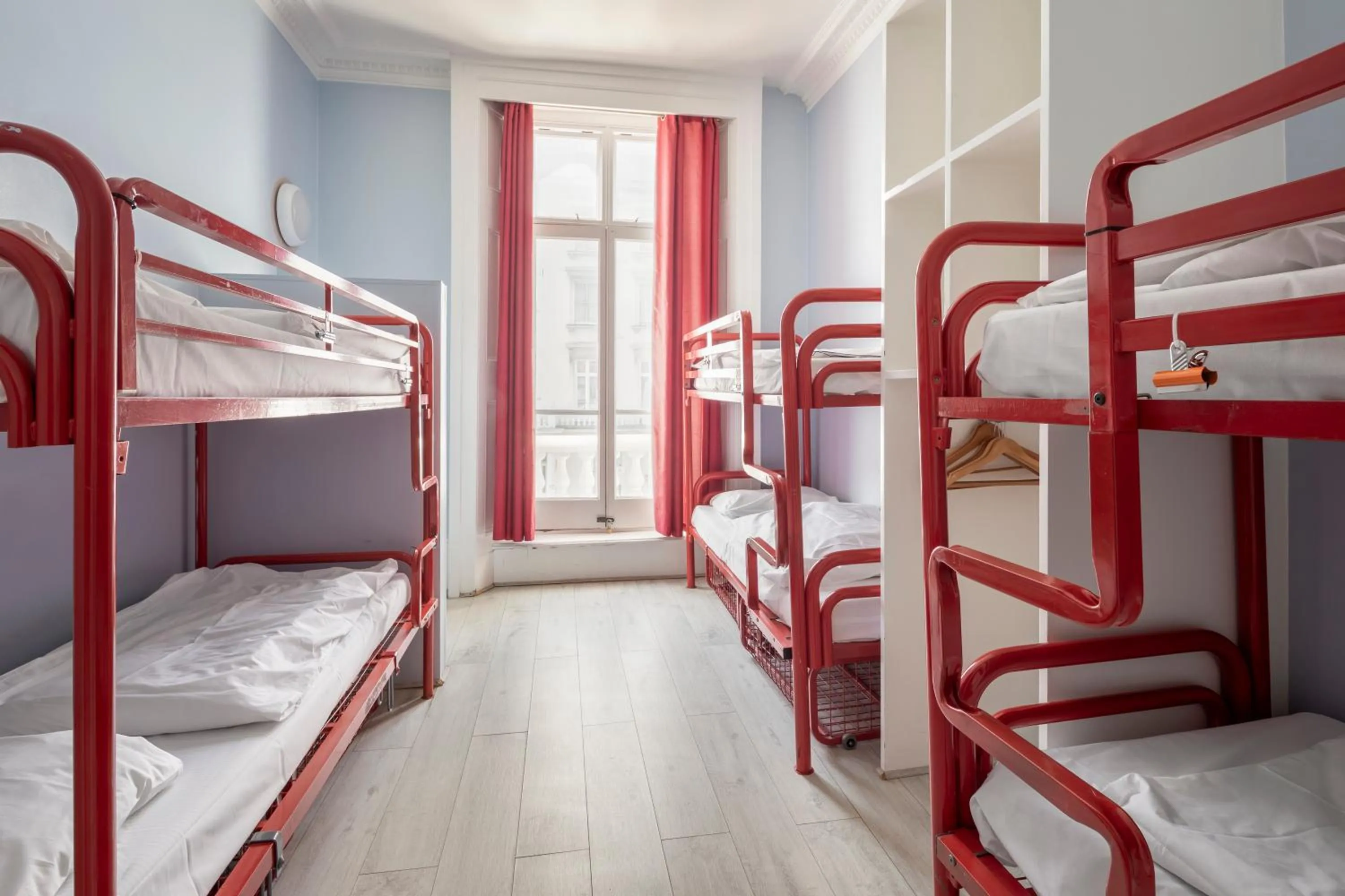 Bedroom, Bed in Astor Victoria Hostel