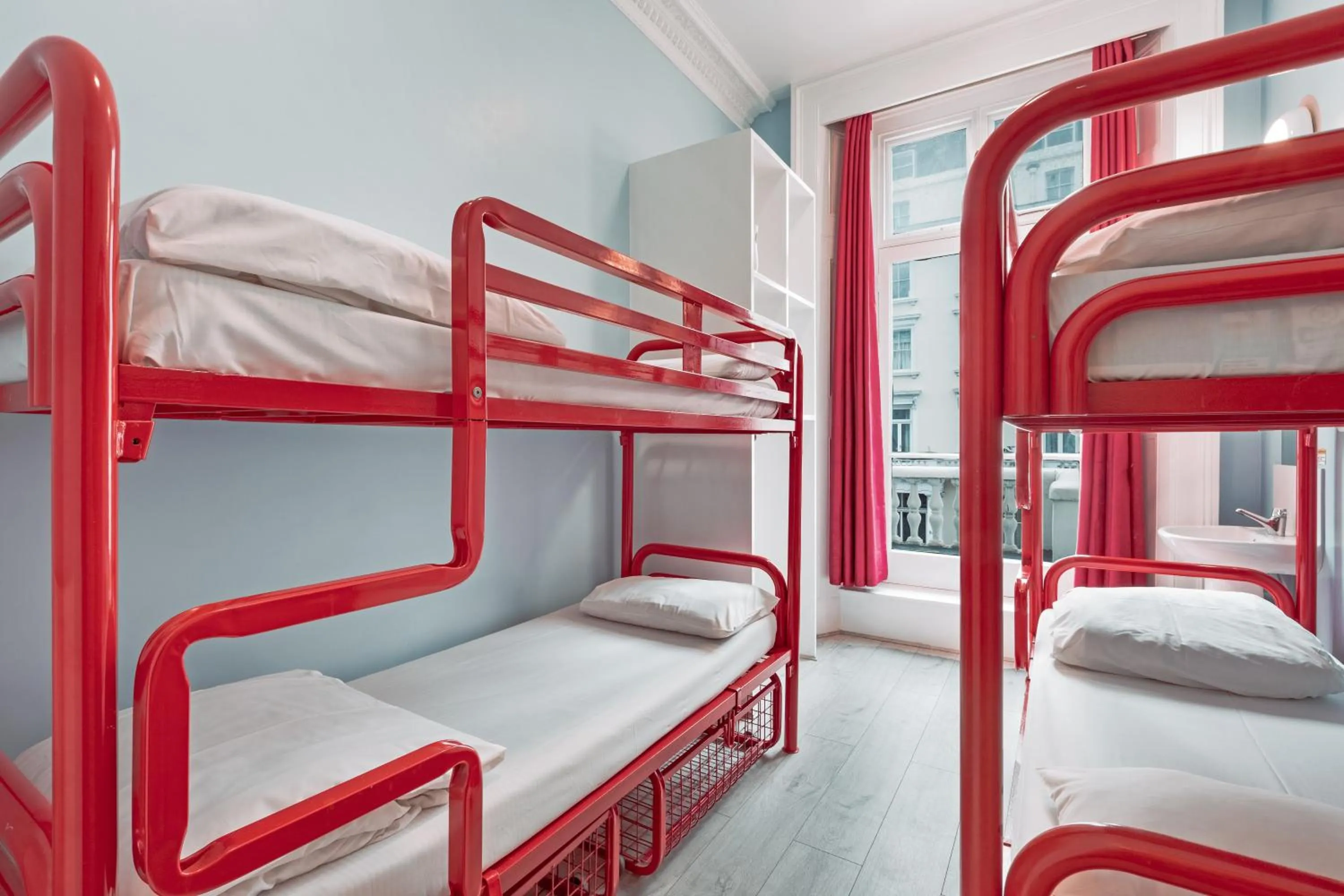 Bedroom, Bed in Astor Victoria Hostel