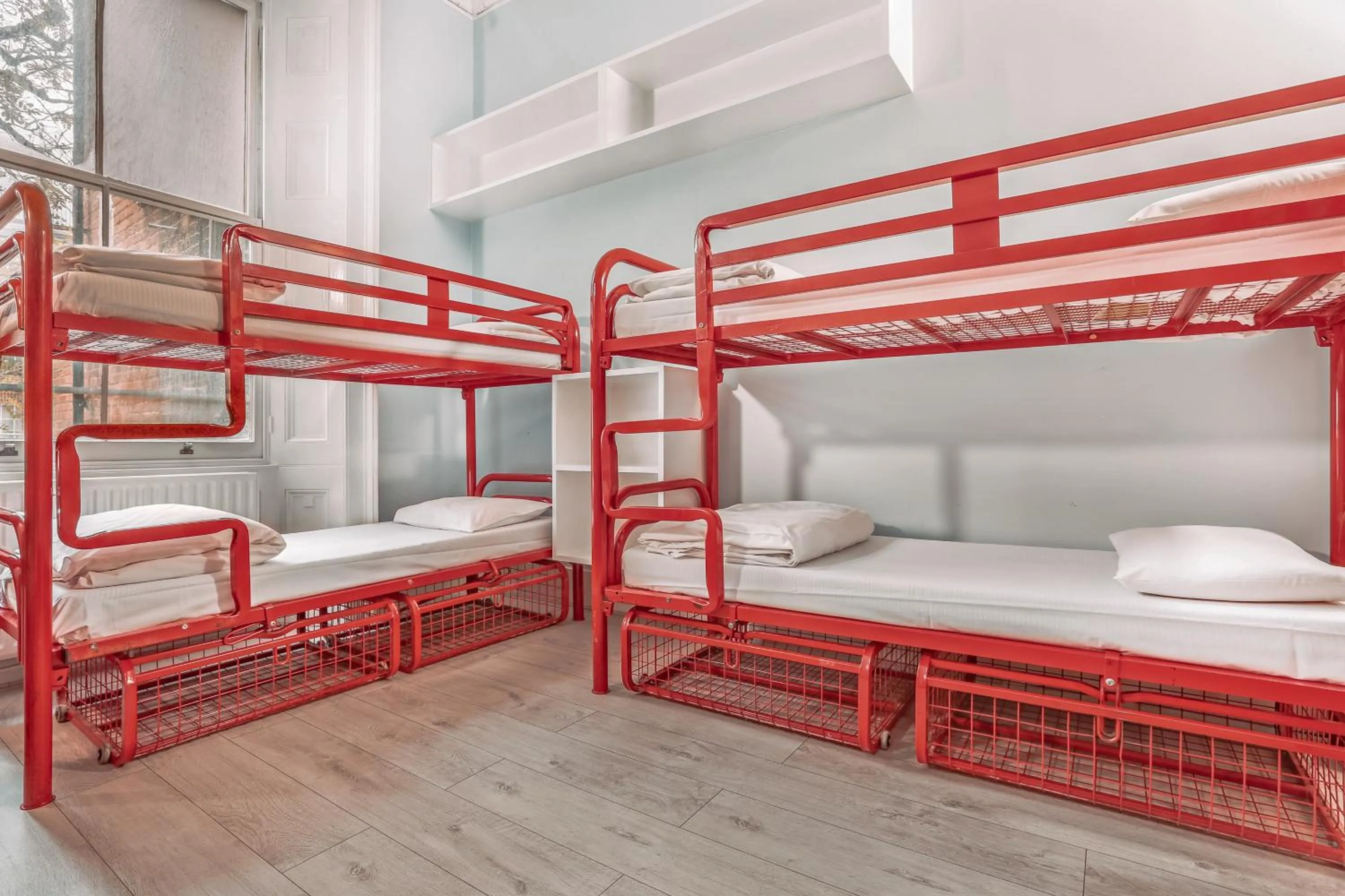 Bedroom, Bed in Astor Victoria Hostel