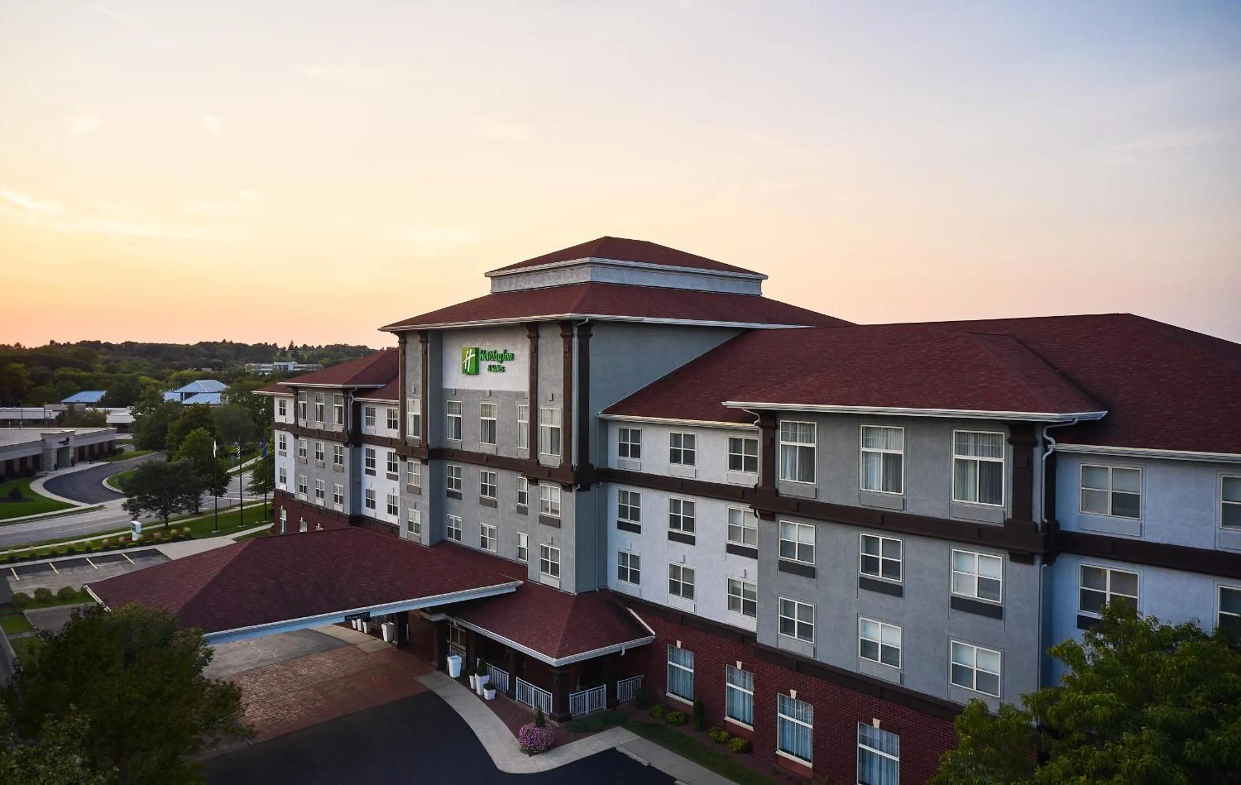 Property building in Holiday Inn Hotel & Suites Madison West - Middleton by IHG