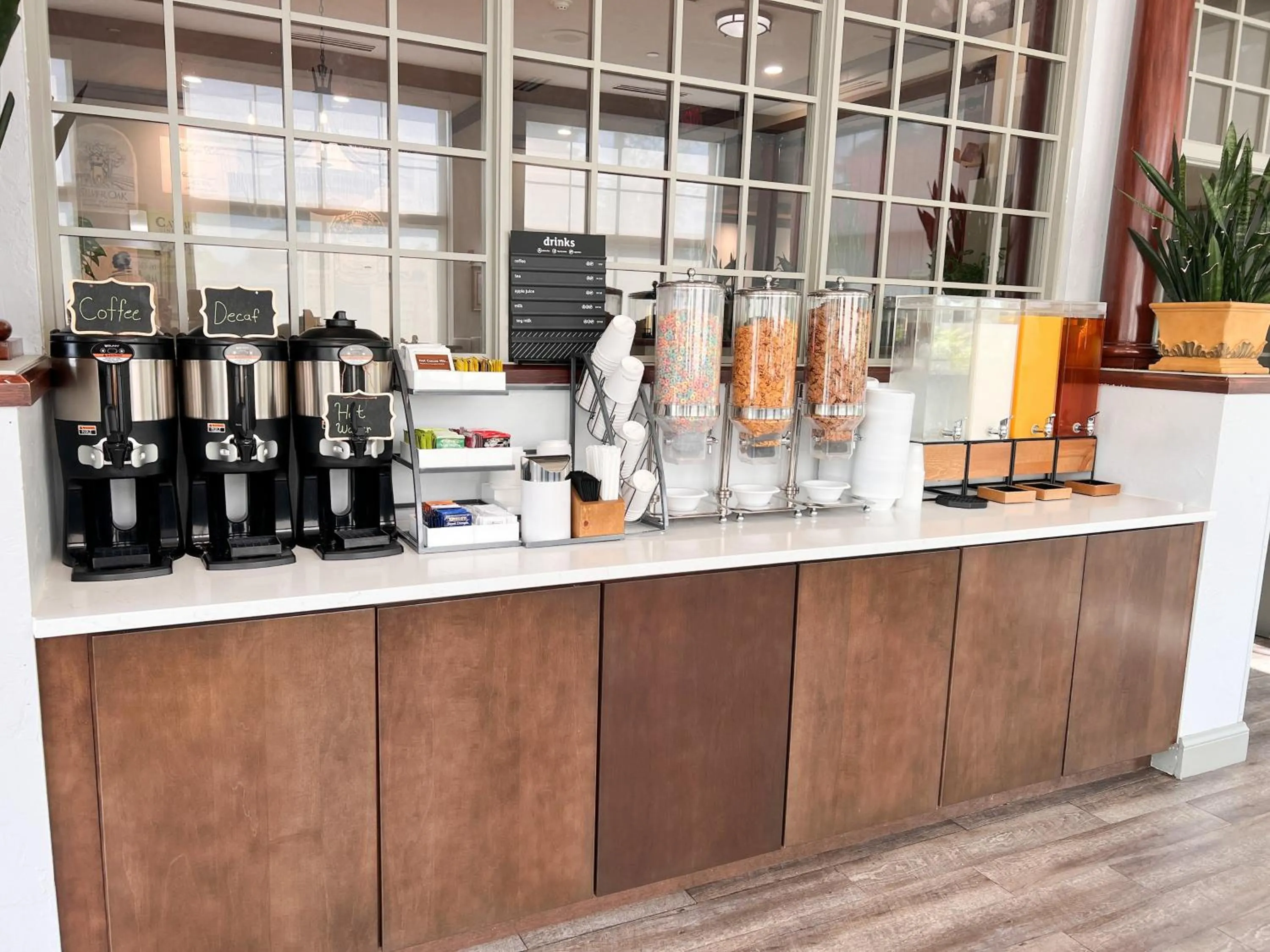 Breakfast in Holiday Inn Hotel & Suites Madison West - Middleton by IHG