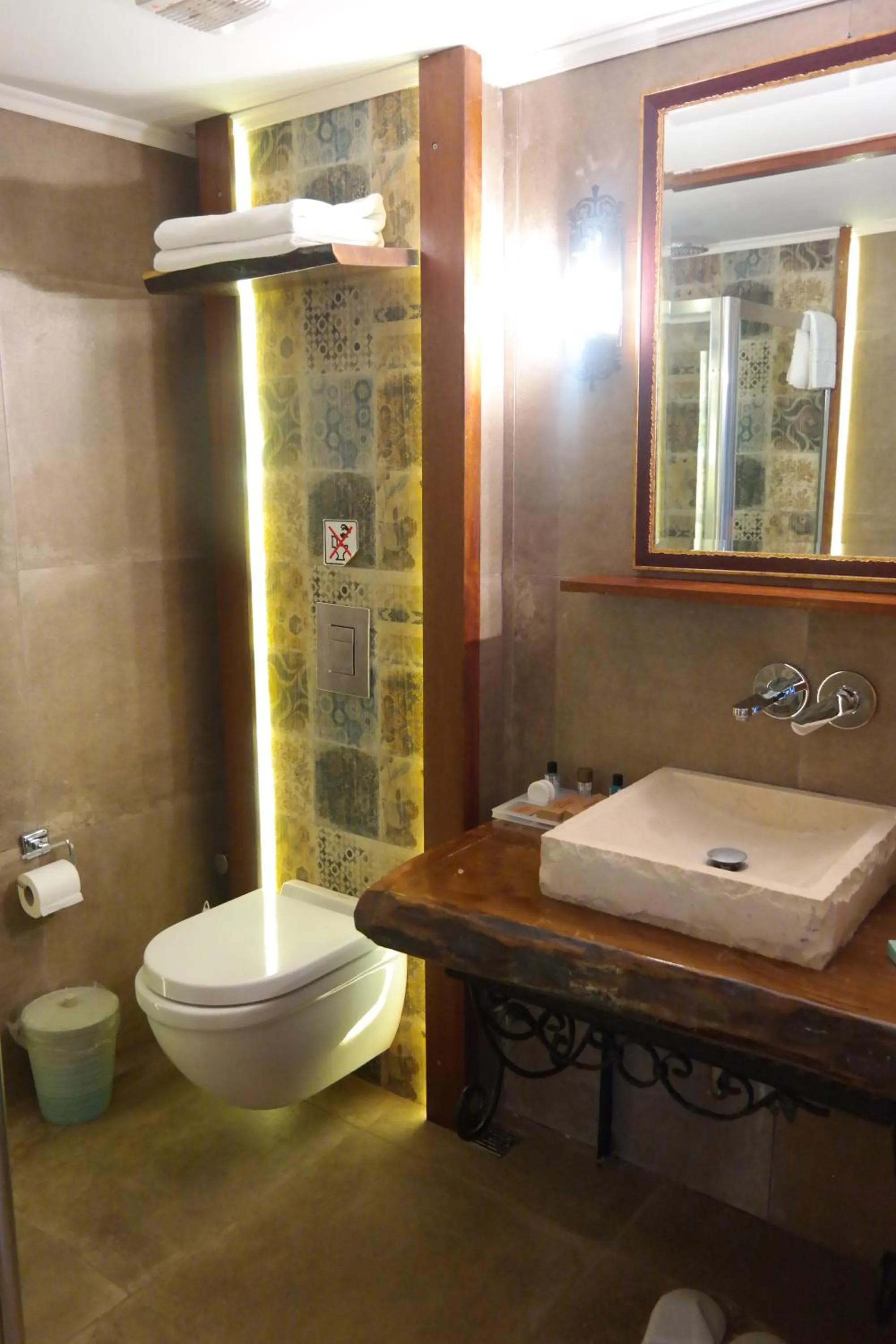 Bathroom in Aşıklar Otel By Şükrü
