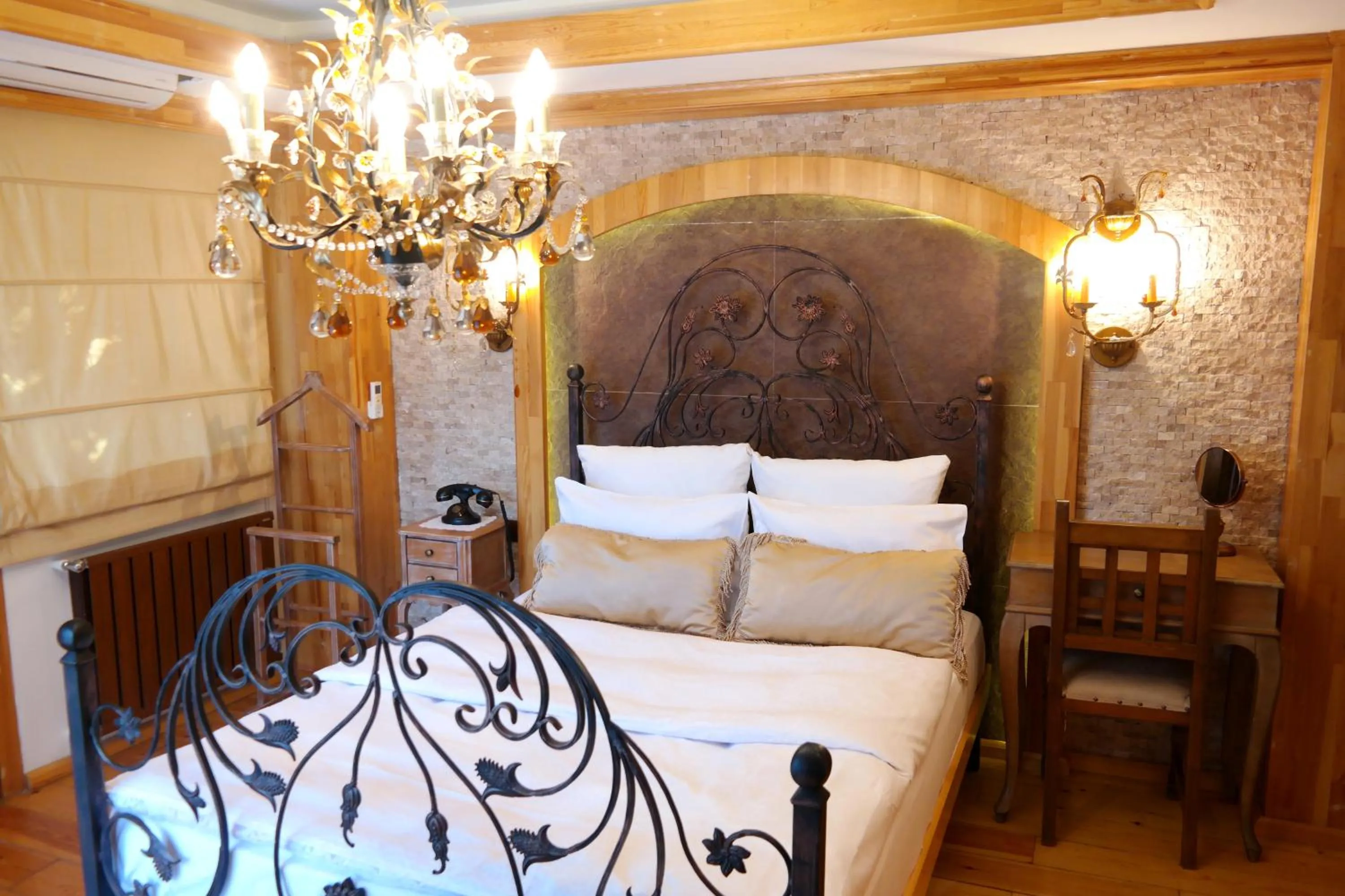 Bed in Aşıklar Otel By Şükrü