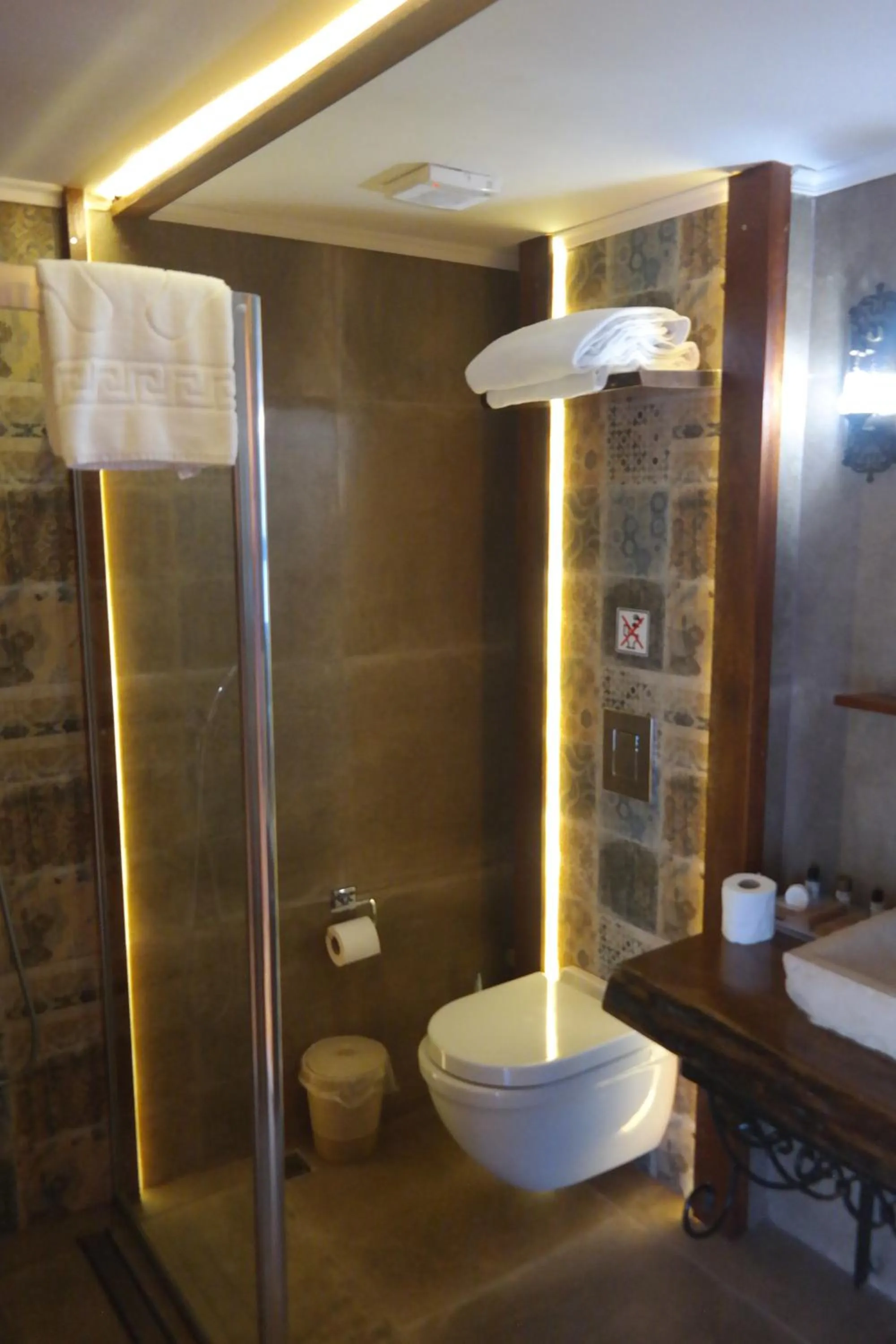 Bathroom in Aşıklar Otel By Şükrü