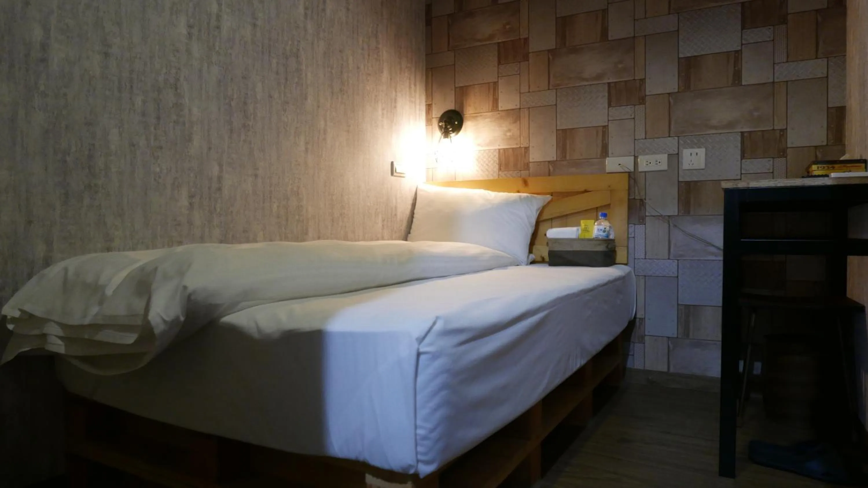 Bed in NYS Loft Hotel