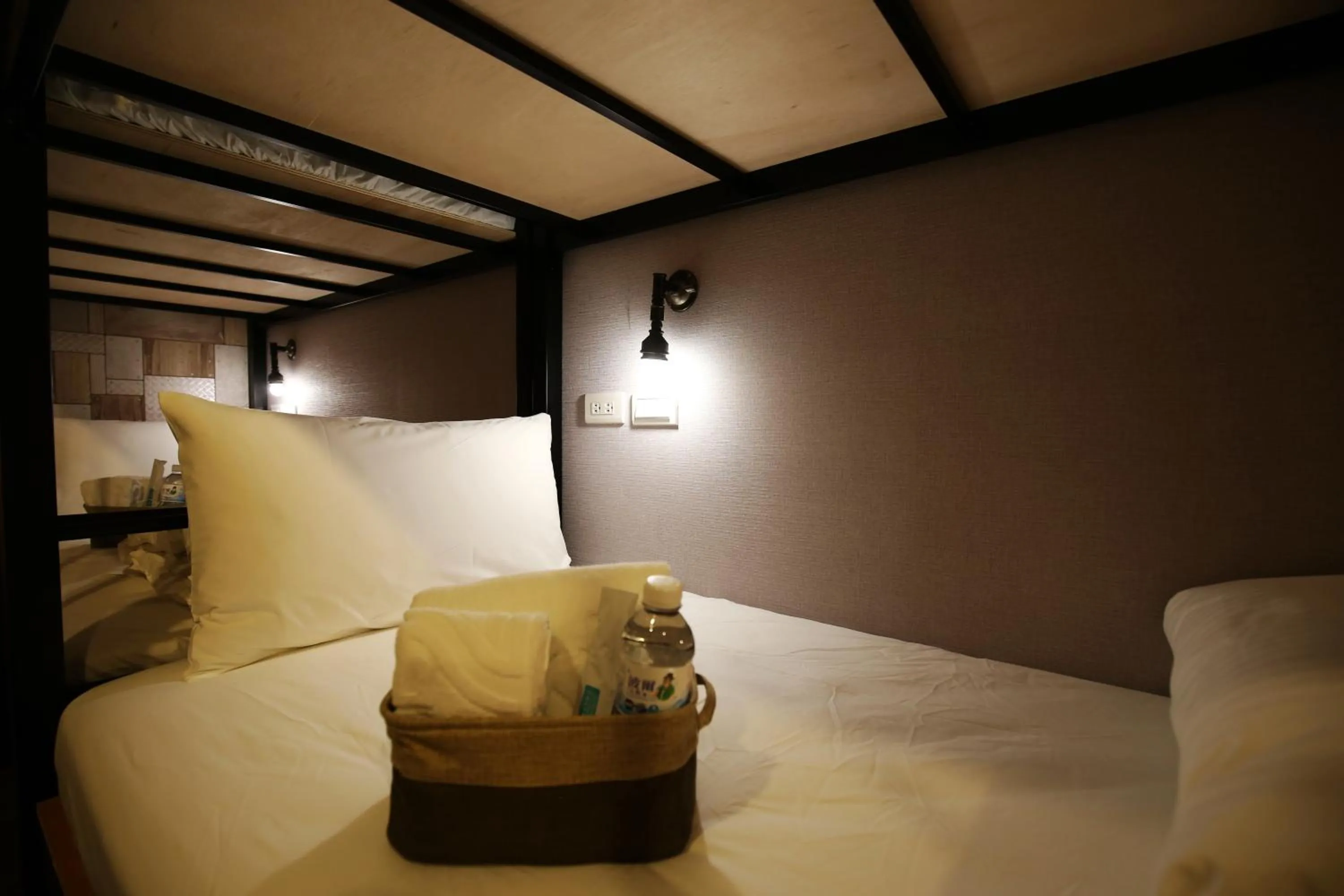 bunk bed, Bed in NYS Loft Hotel