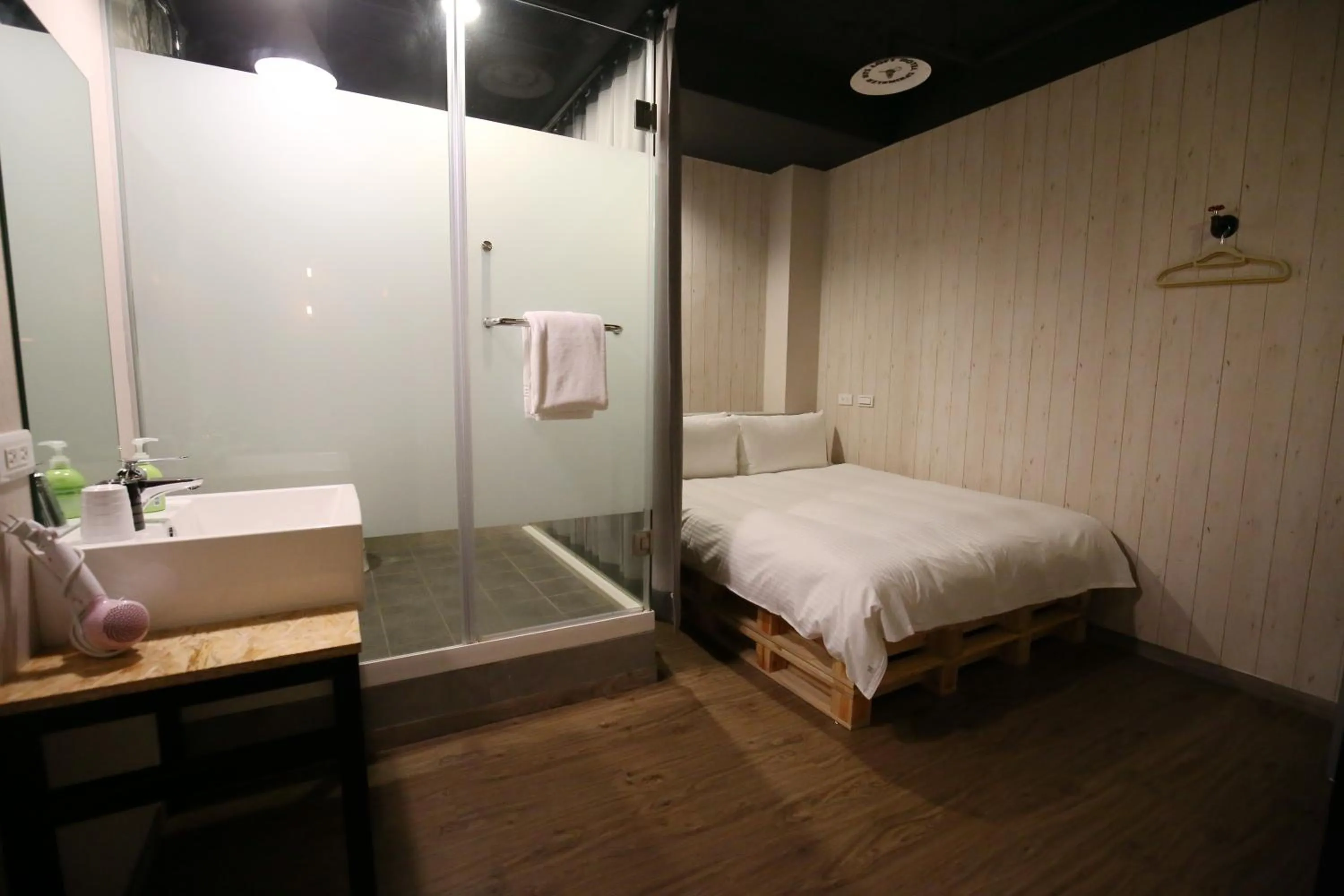 Bedroom, Bed in NYS Loft Hotel