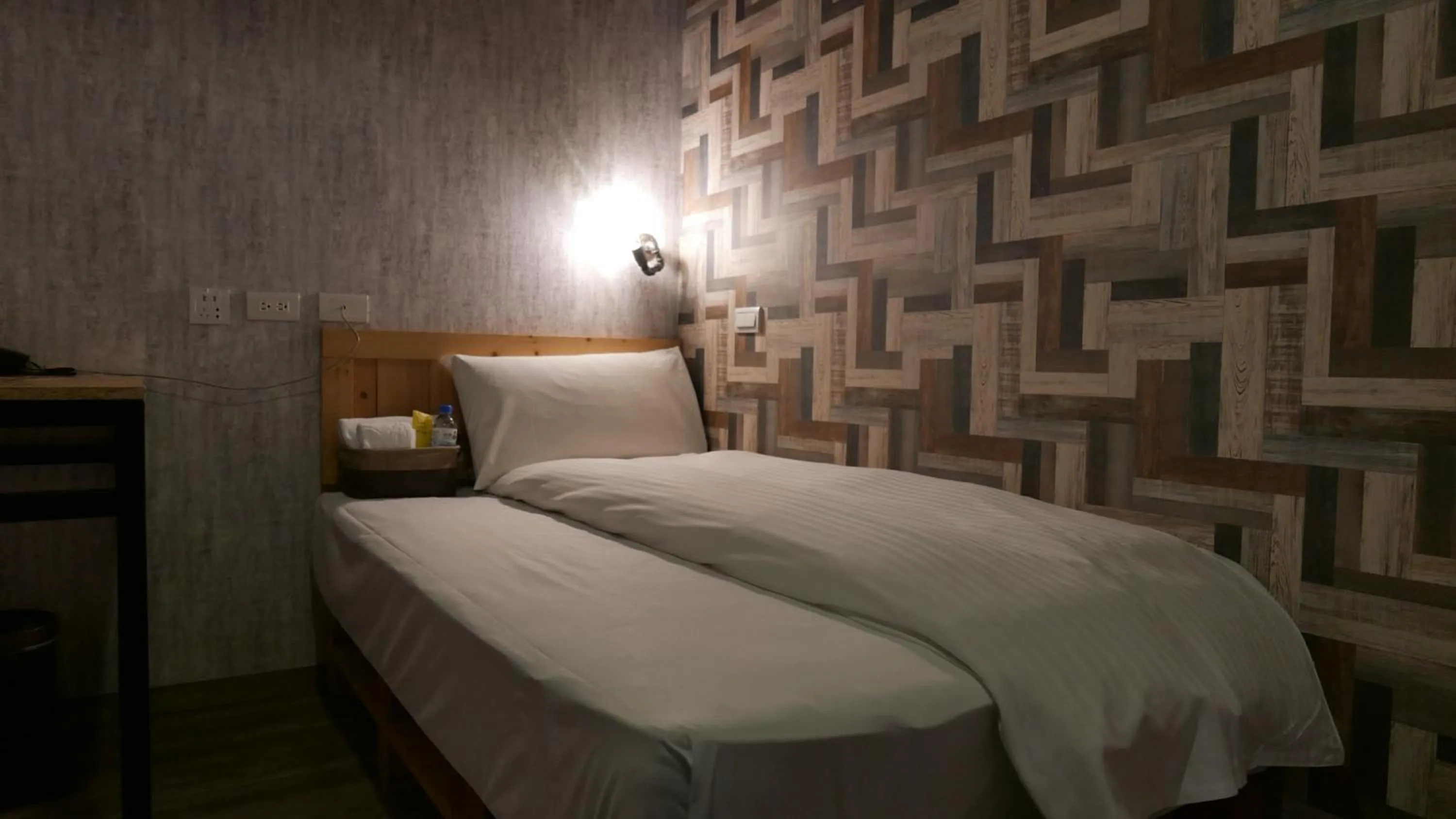 Bed in NYS Loft Hotel