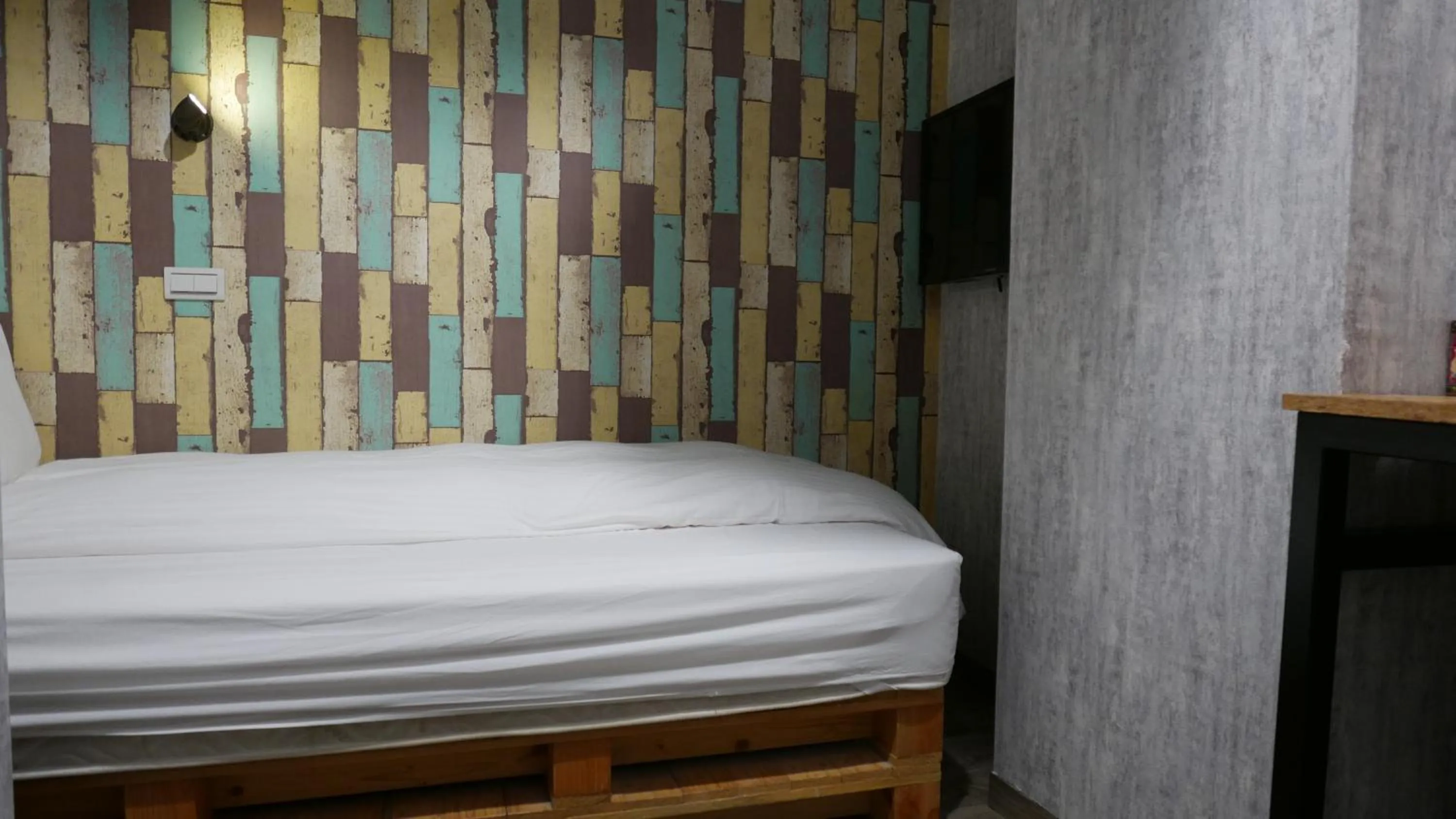 Bed in NYS Loft Hotel