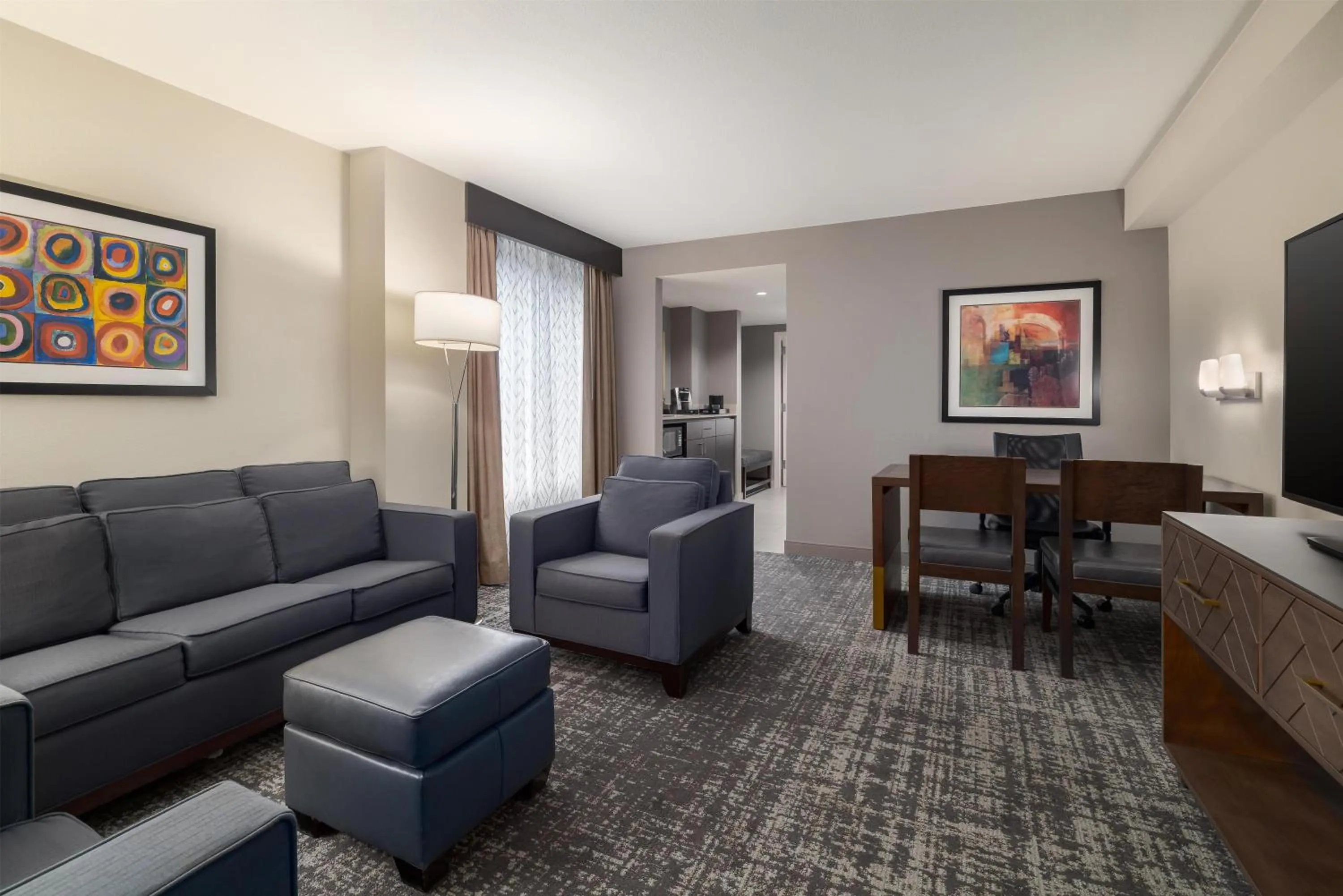 Living room in Embassy Suites by Hilton Laredo