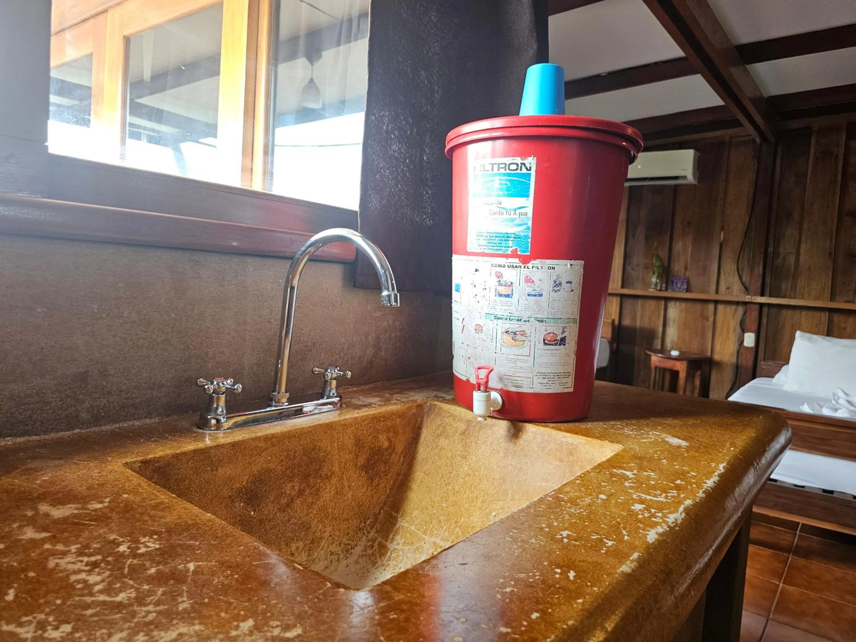 dishwasher in Nuestra Casa