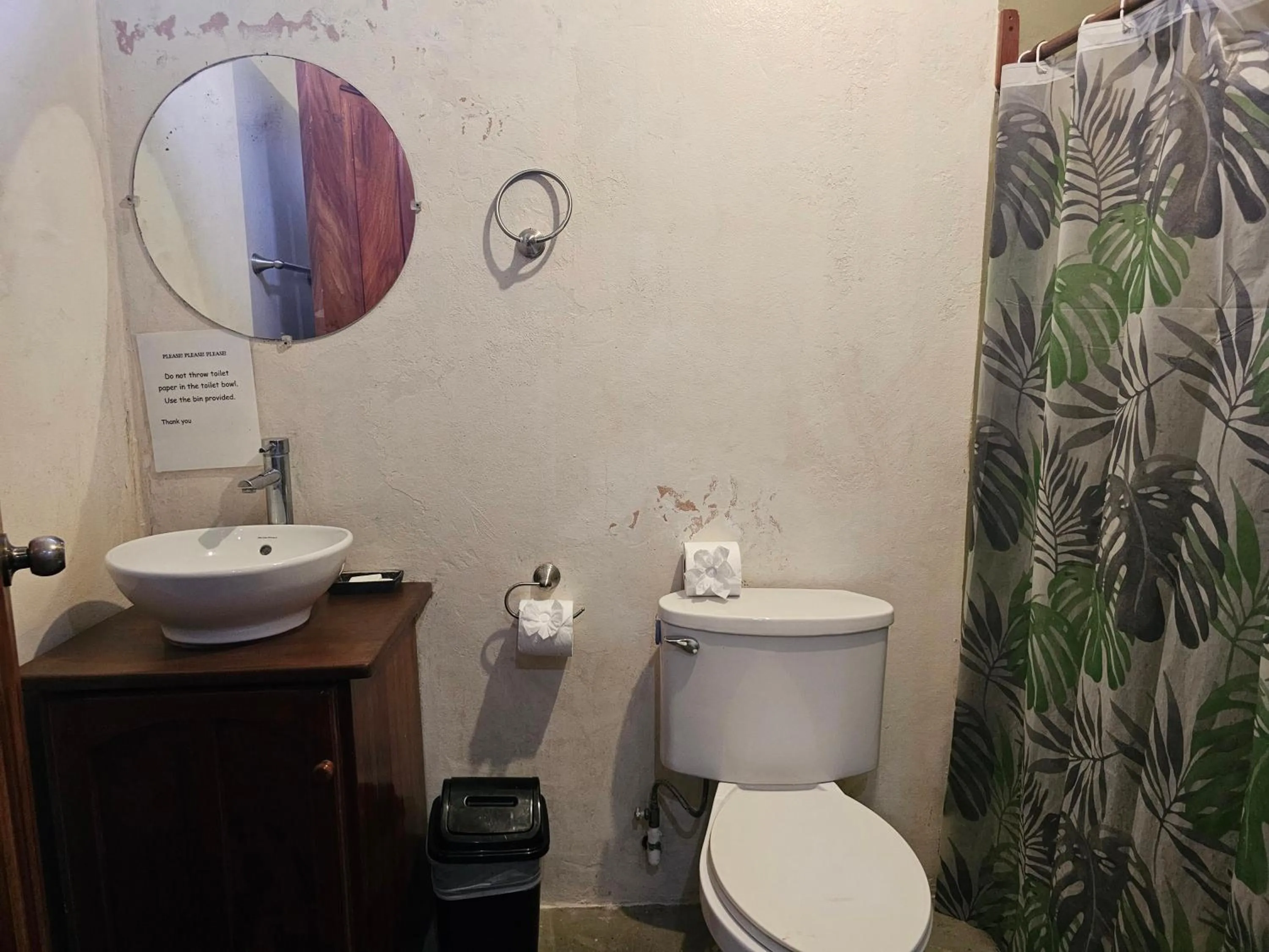 Toilet in Nuestra Casa