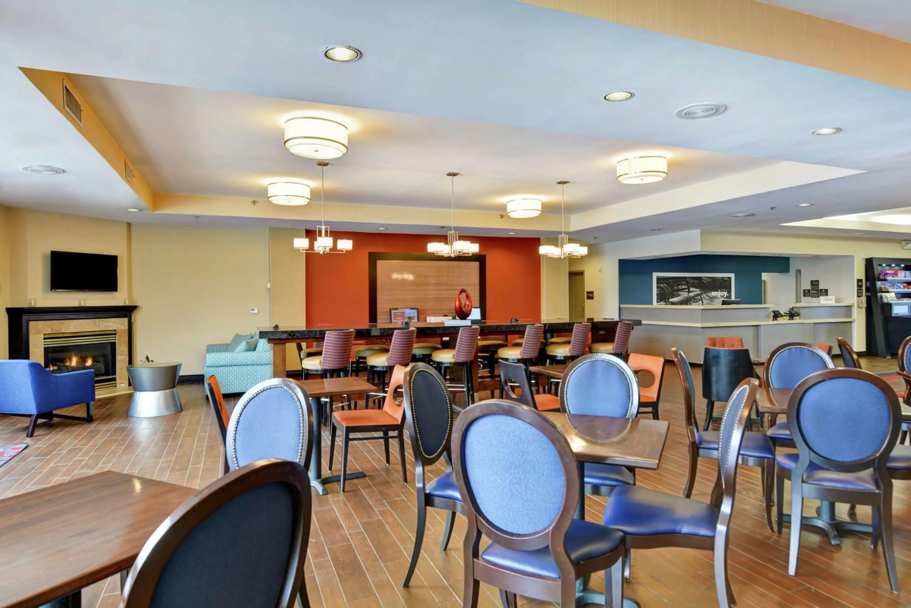 Lobby or reception in Hampton Inn Scranton at Montage Mountain
