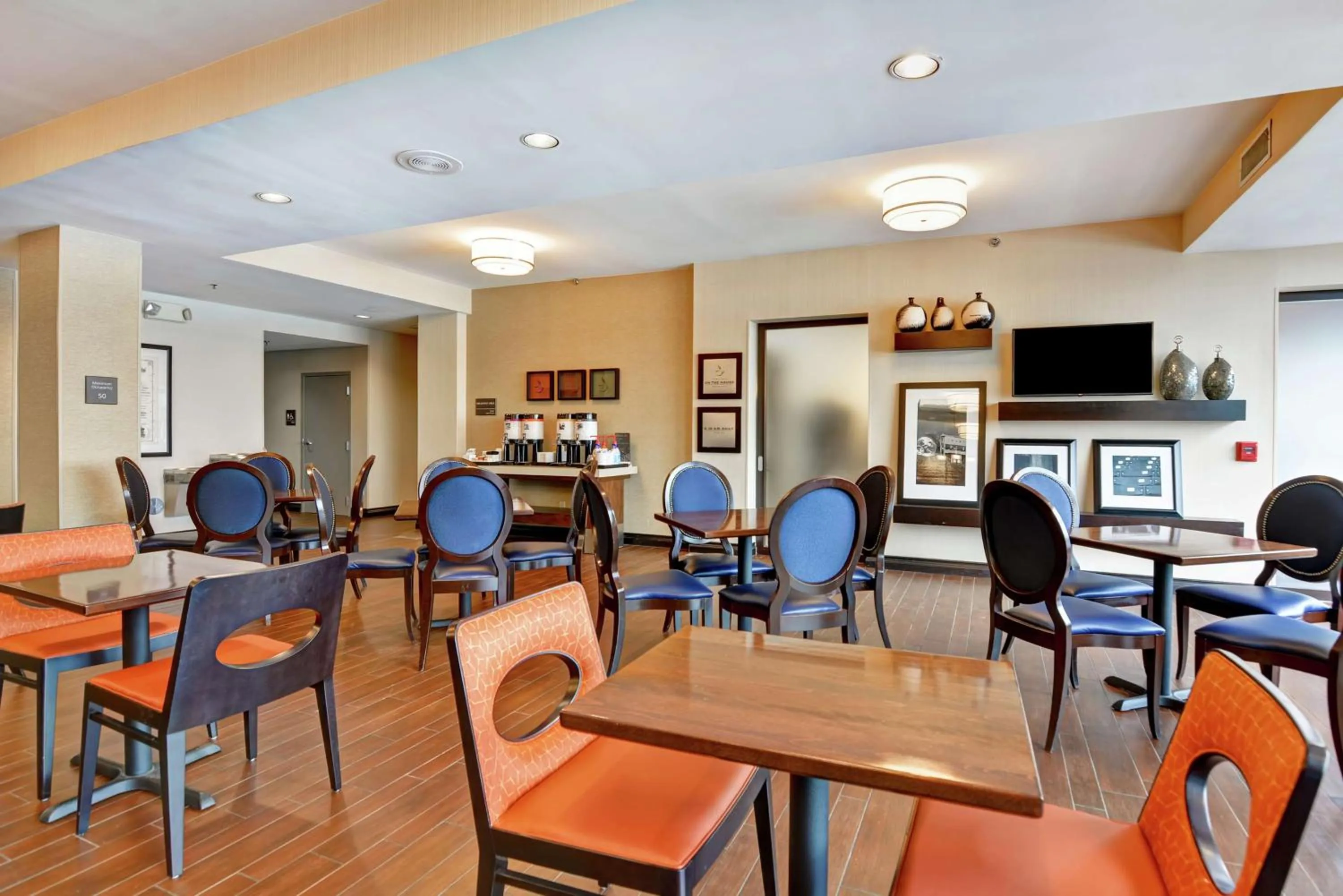 Lobby or reception in Hampton Inn Scranton at Montage Mountain