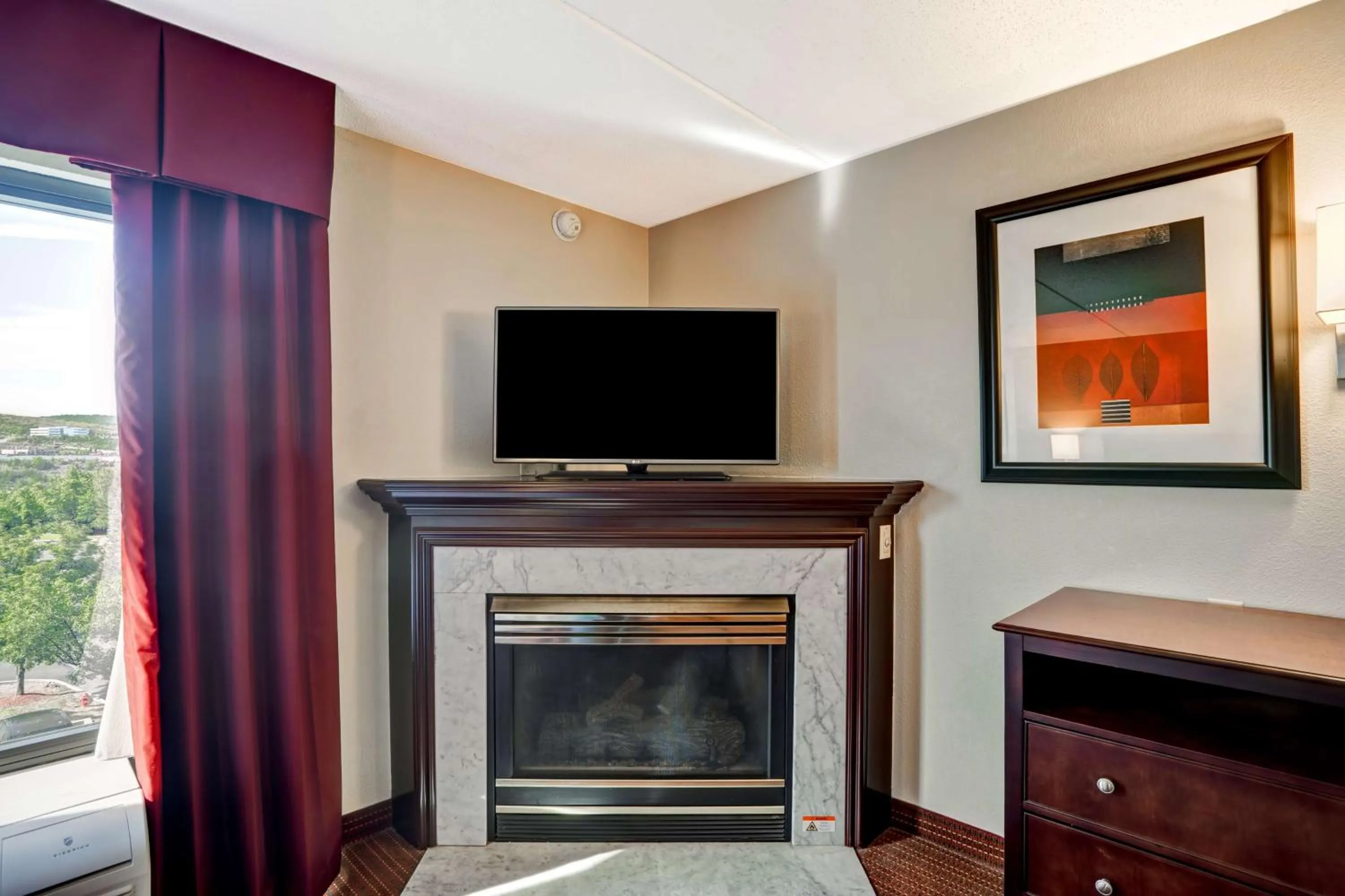 Bed in Hampton Inn Scranton at Montage Mountain