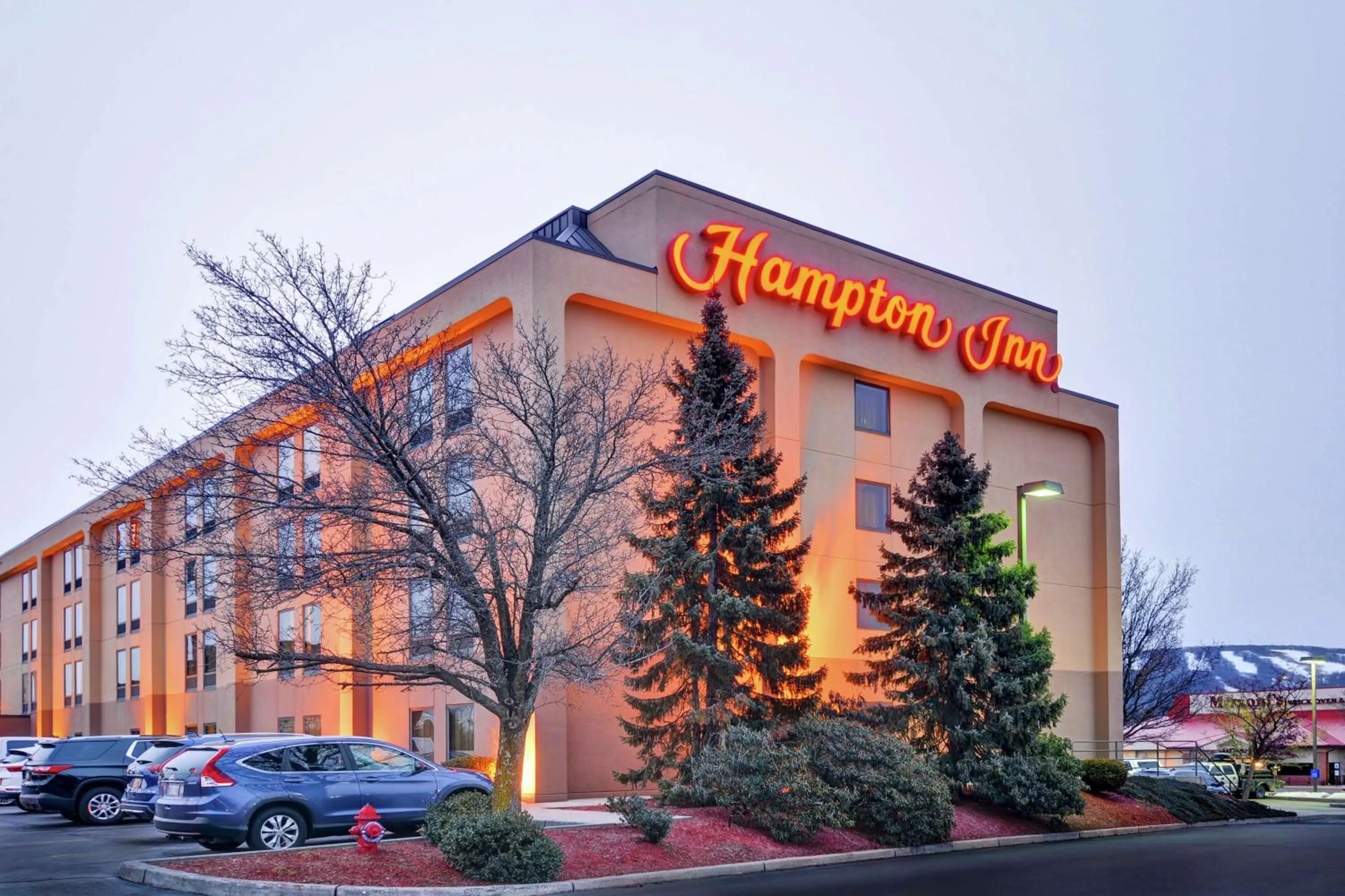 Property building in Hampton Inn Scranton at Montage Mountain
