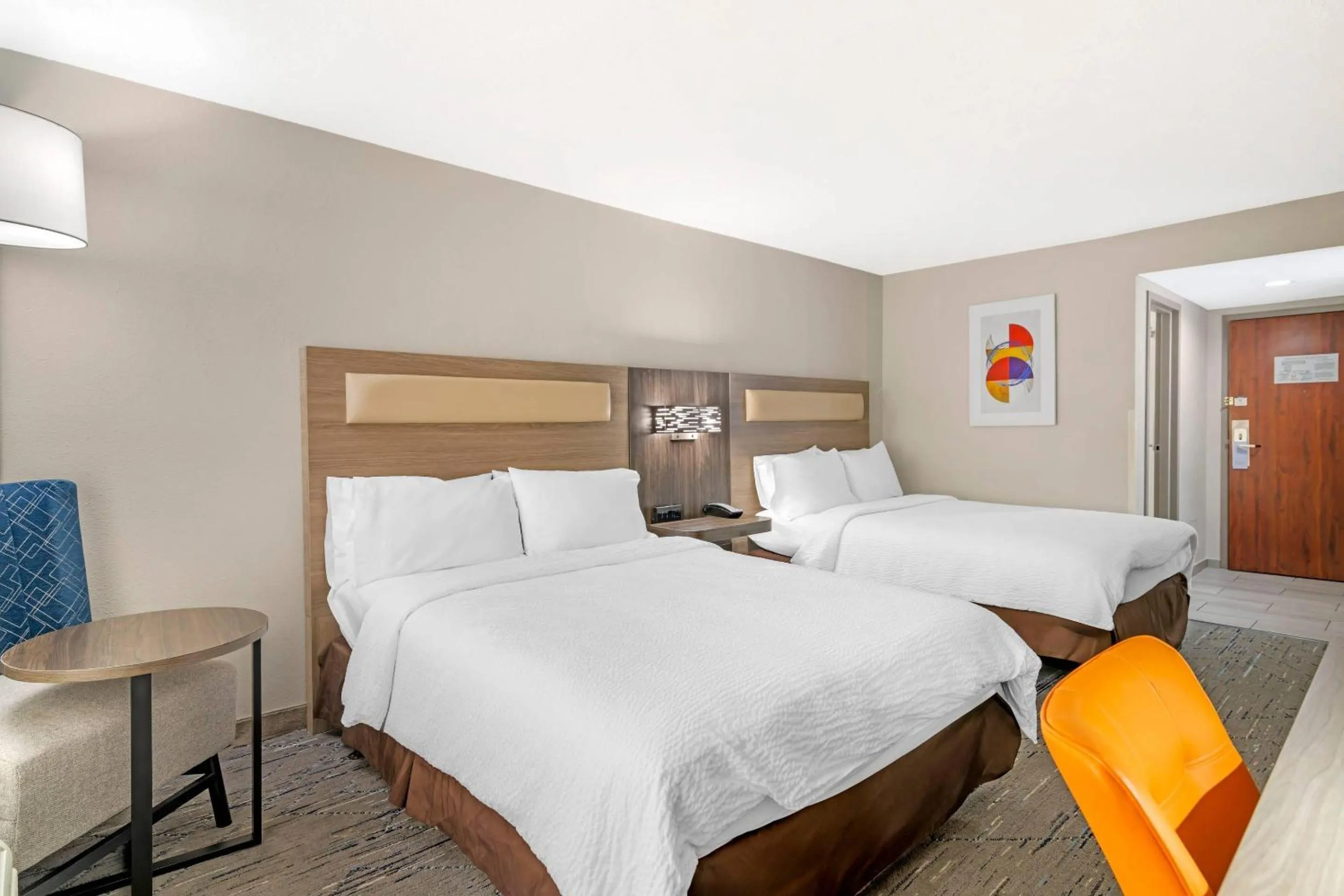 Bedroom, Bed in Keene Elm City Hotel, an Ascend Collection Hotel