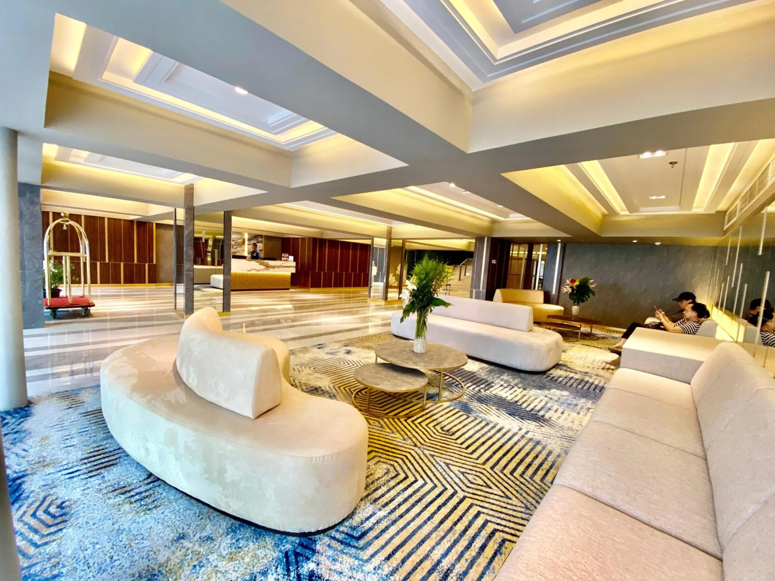 Lobby or reception in All Nite and Day Hotel Alam Sutera